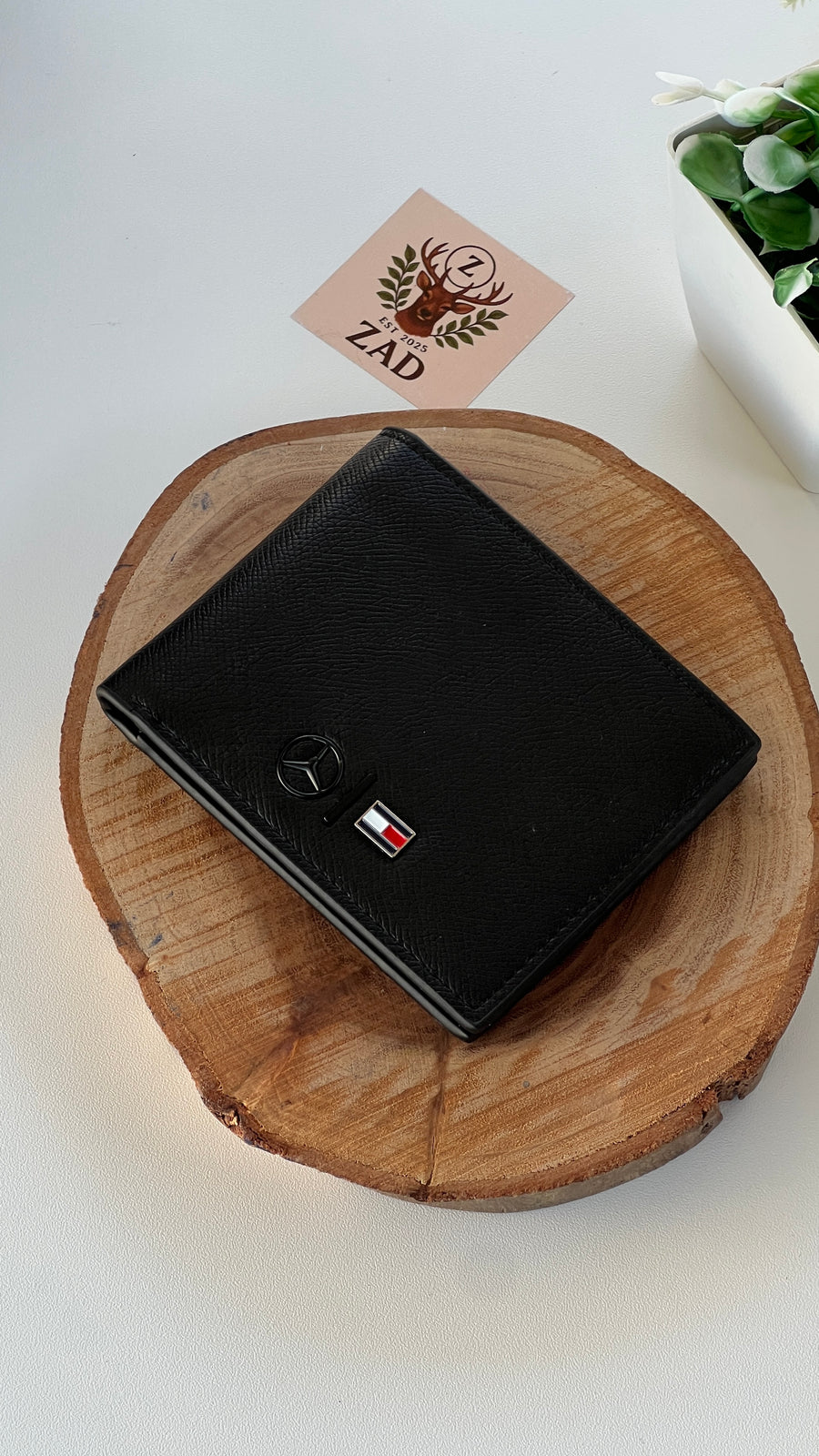 Tommy Hilfiger Leather Bifold Wallet – Premium Gift Packaging Included