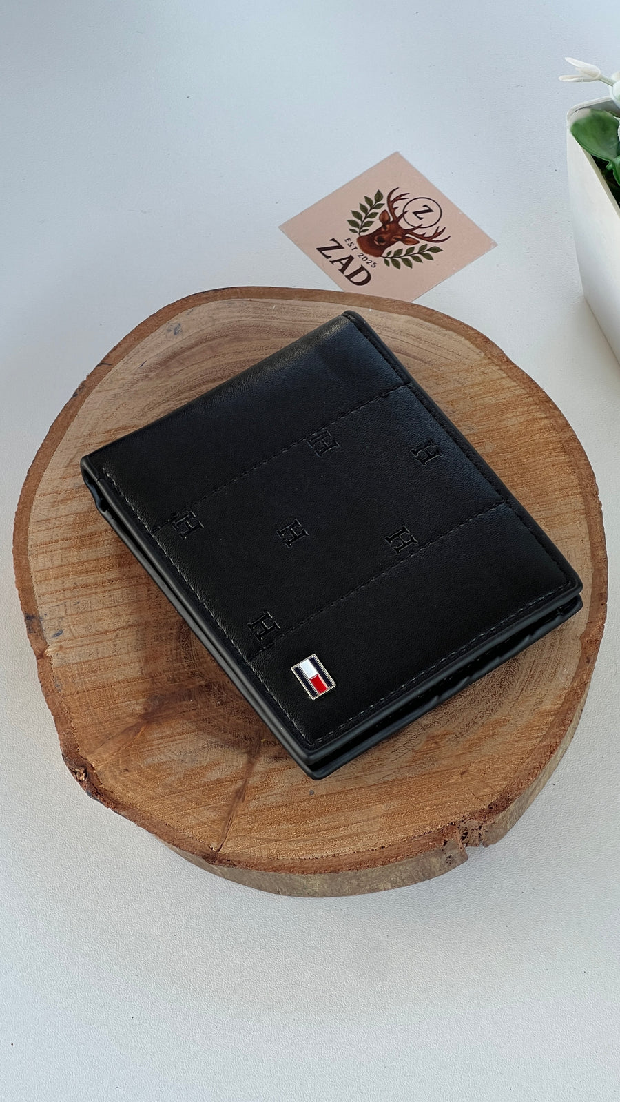 Tommy Hilfiger Leather Bifold Wallet – Premium Gift Packaging Included