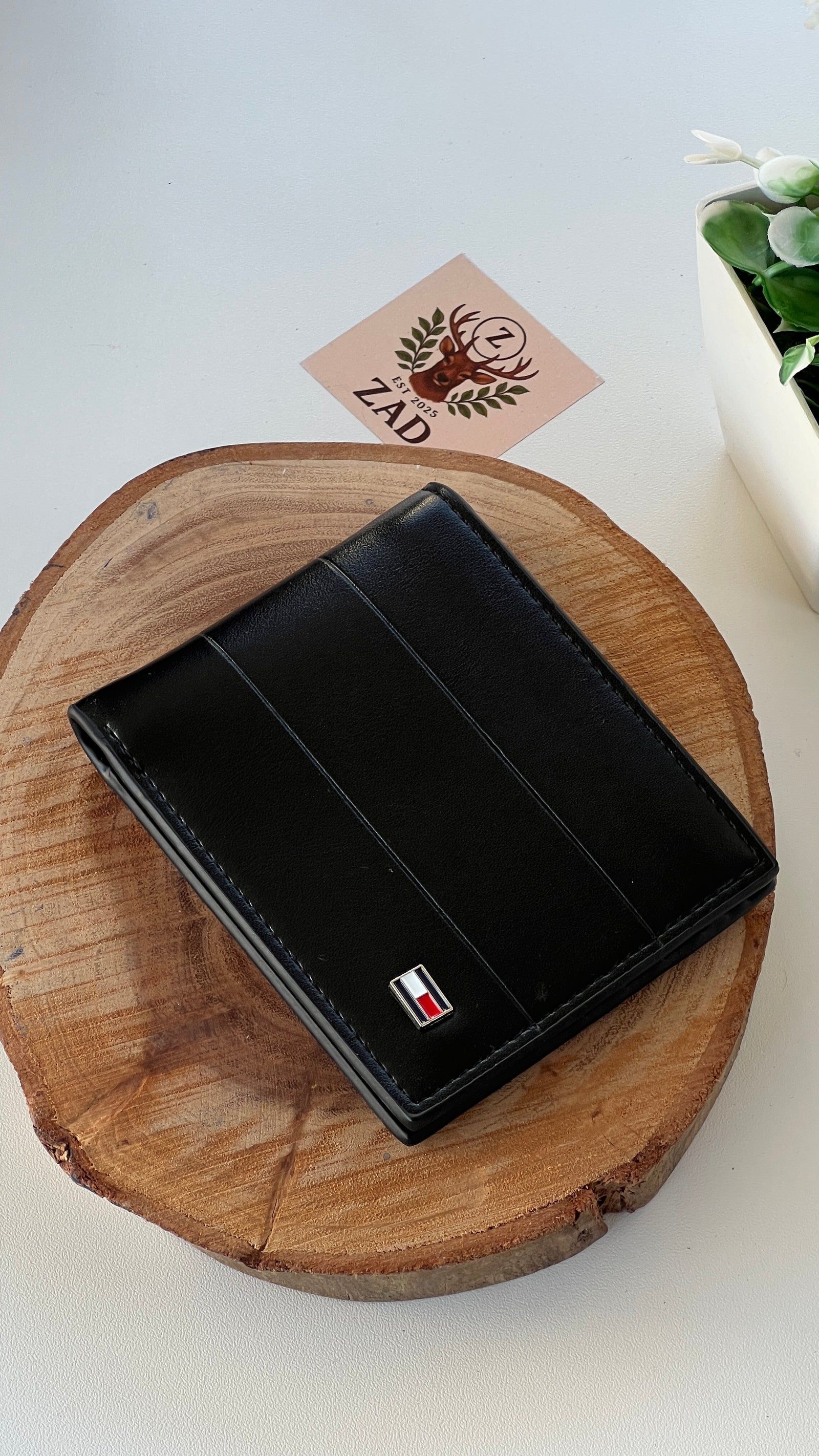 Tommy Hilfiger Leather Bifold Wallet – Premium Gift Packaging Included