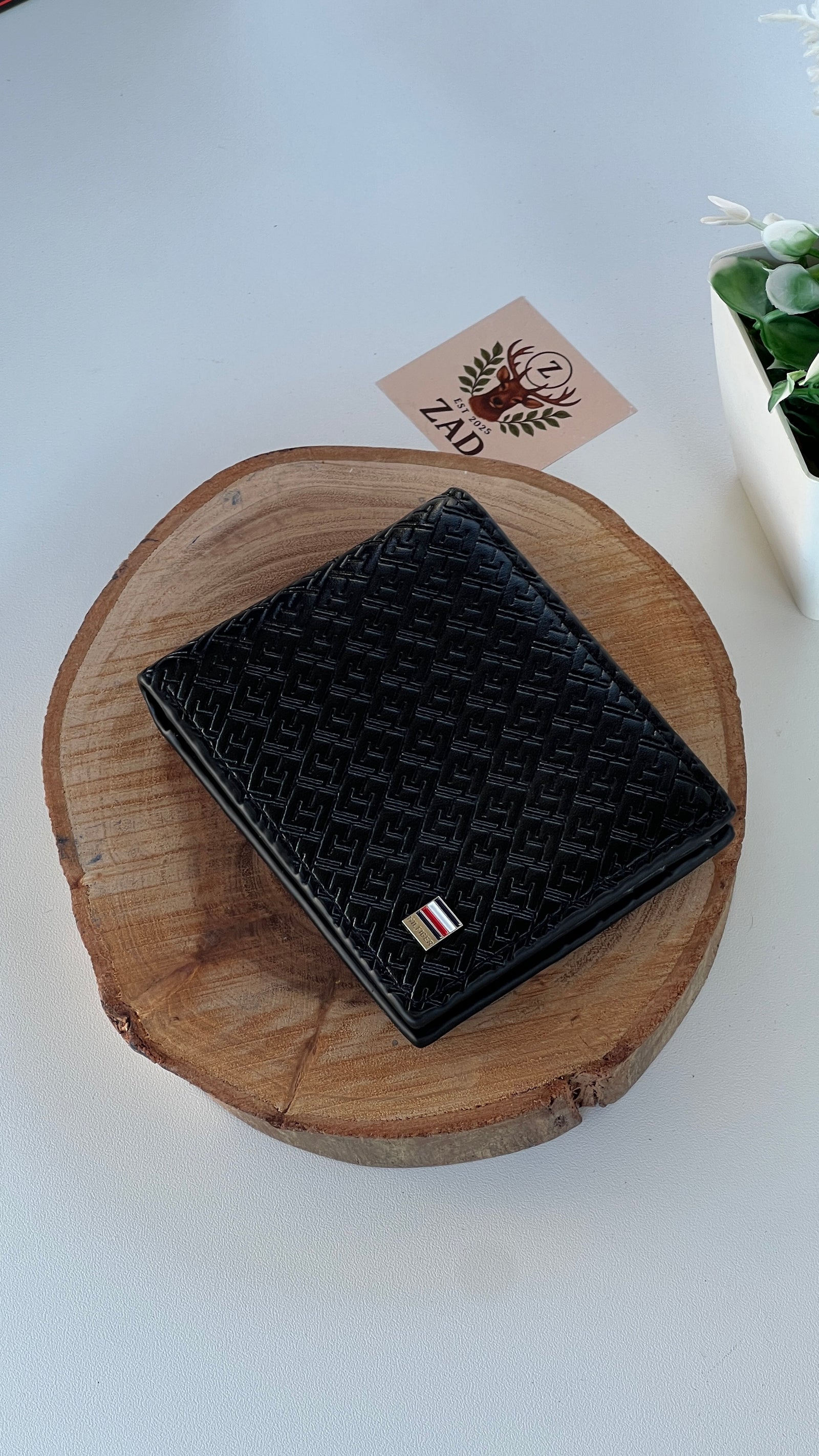 Tommy Hilfiger Leather Bifold Wallet – Premium Gift Packaging Included