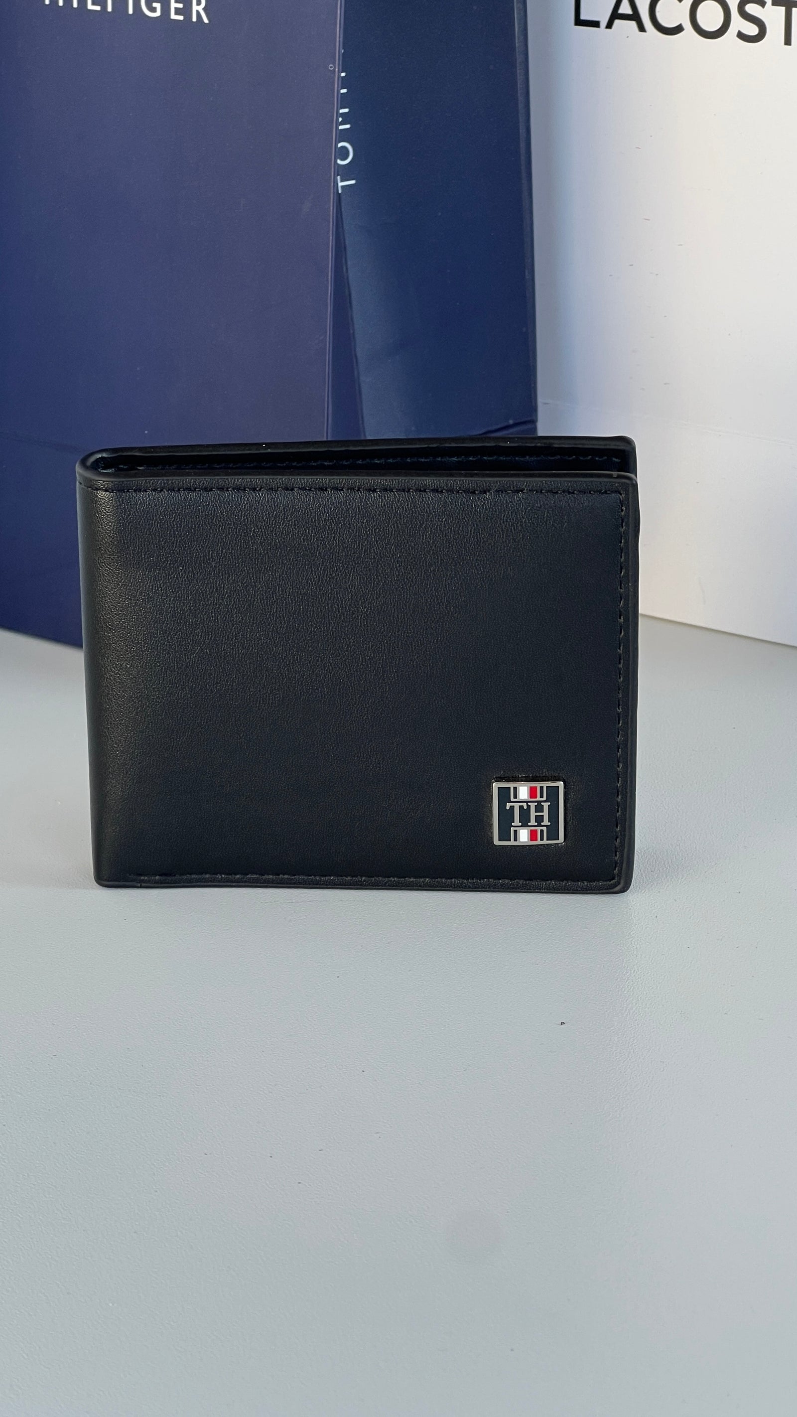 Tommy Hilfiger Leather Bifold Wallet – Premium Gift Packaging Included