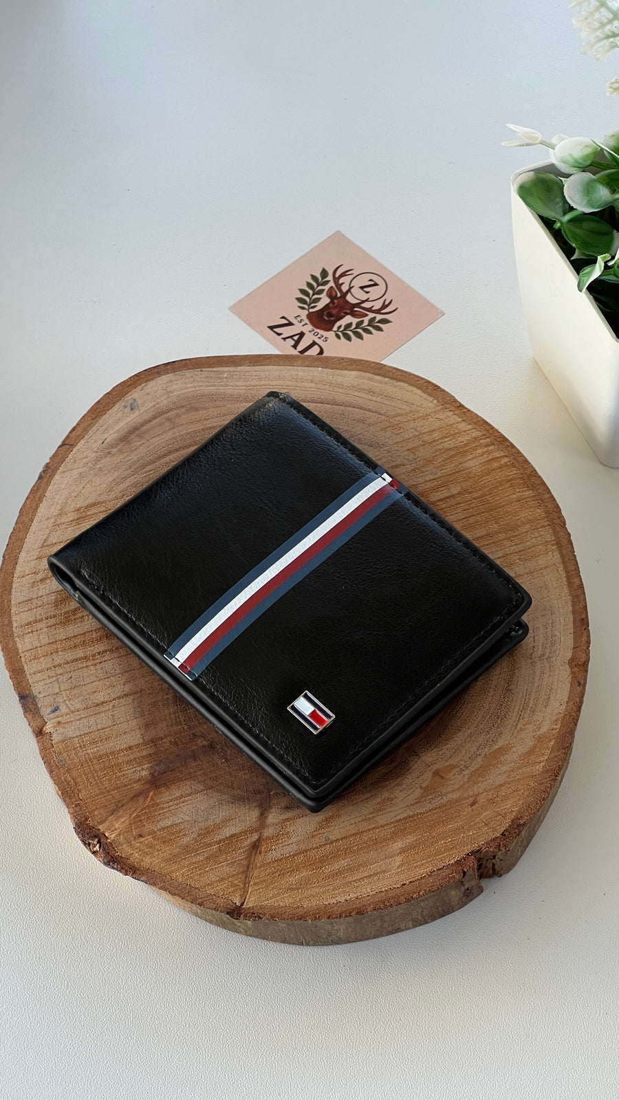 Tommy Hilfiger Leather Bifold Wallet – Premium Gift Packaging Included