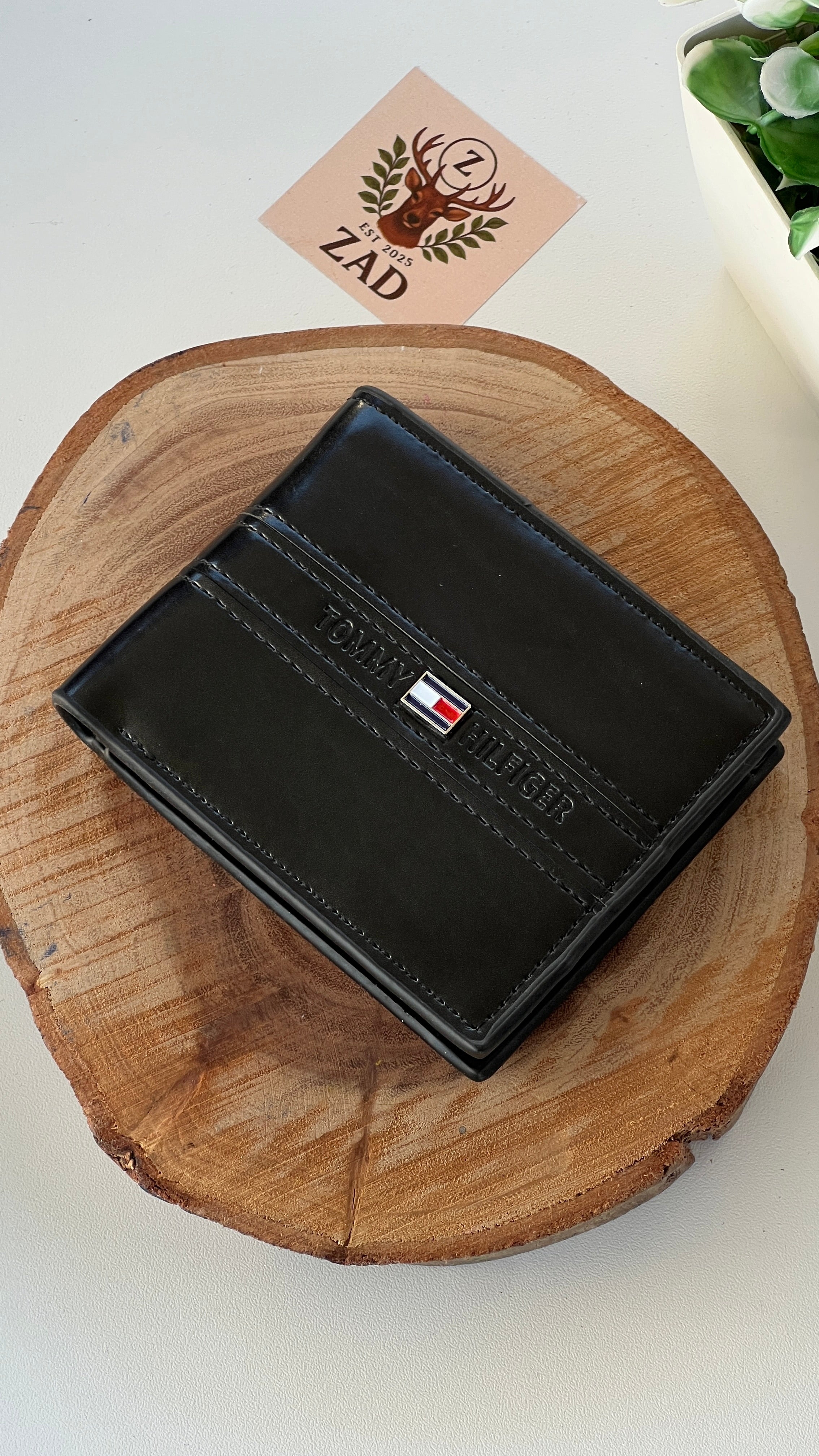 Tommy Hilfiger Leather Bifold Wallet – Premium Gift Packaging Included