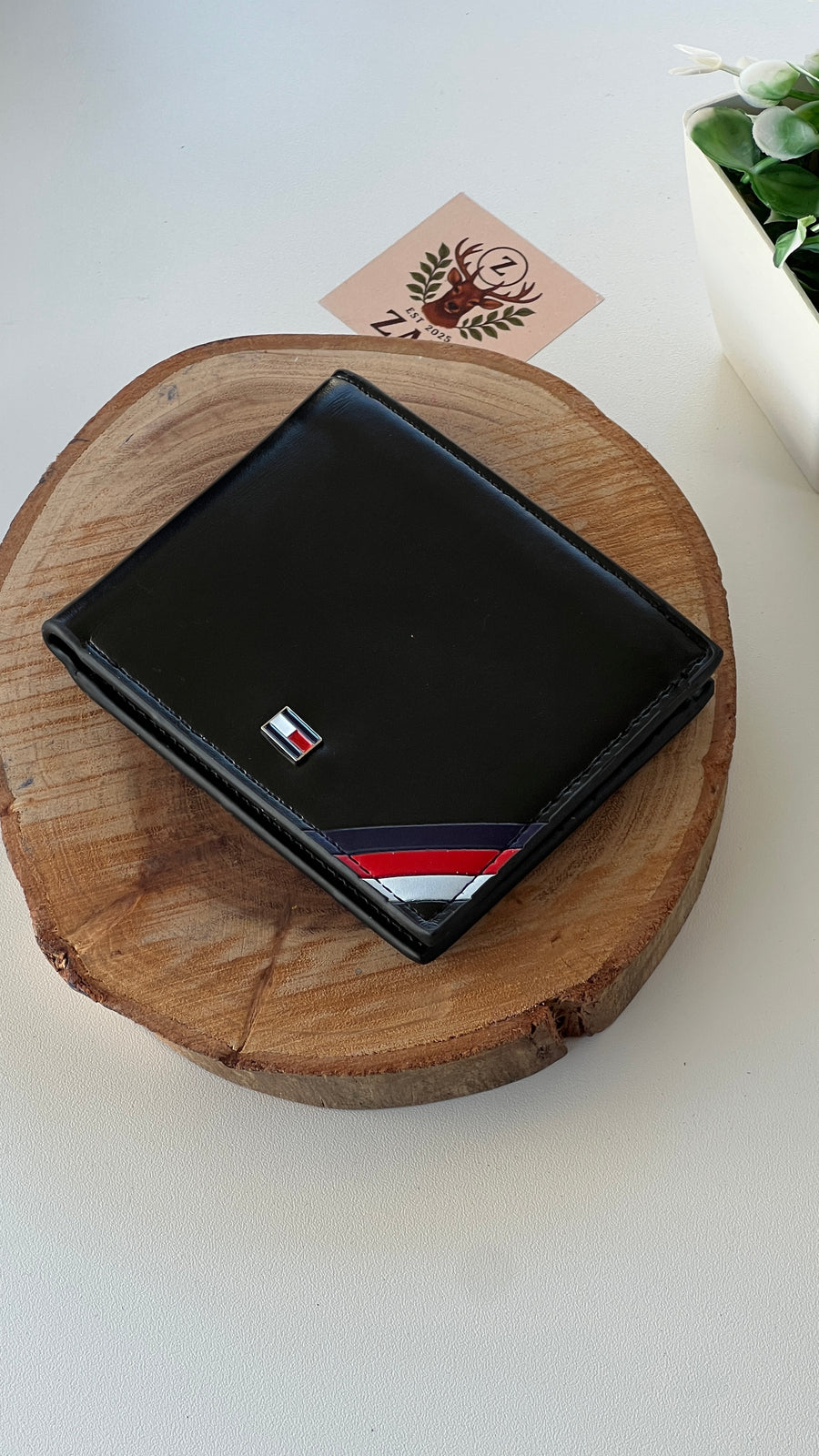 Tommy Hilfiger Leather Bifold Wallet – Premium Gift Packaging Included