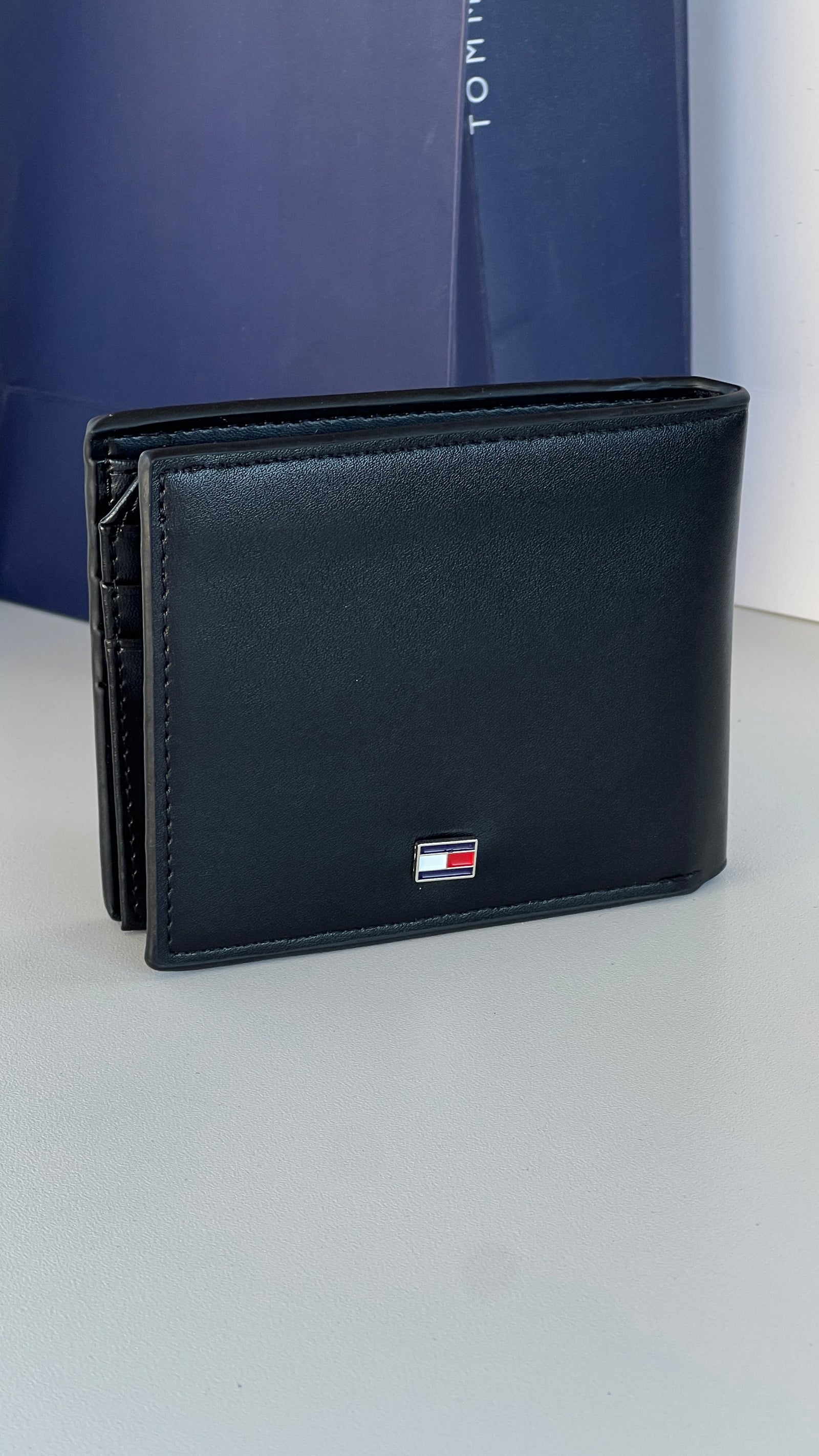 Tommy Hilfiger Leather Bifold Wallet – Premium Gift Packaging Included