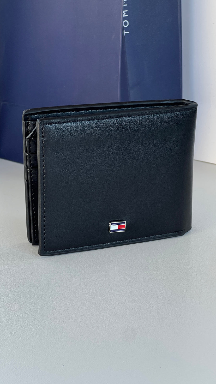 Tommy Hilfiger Leather Bifold Wallet – Premium Gift Packaging Included