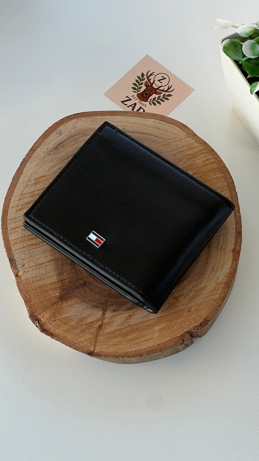 Tommy Hilfiger Leather Bifold Wallet – Premium Gift Packaging Included