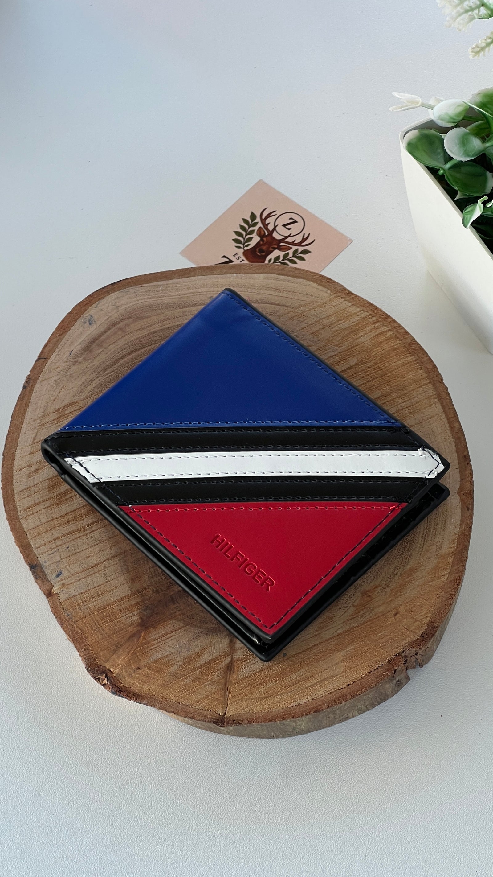 Tommy Hilfiger Leather Bifold Wallet – Premium Gift Packaging Included
