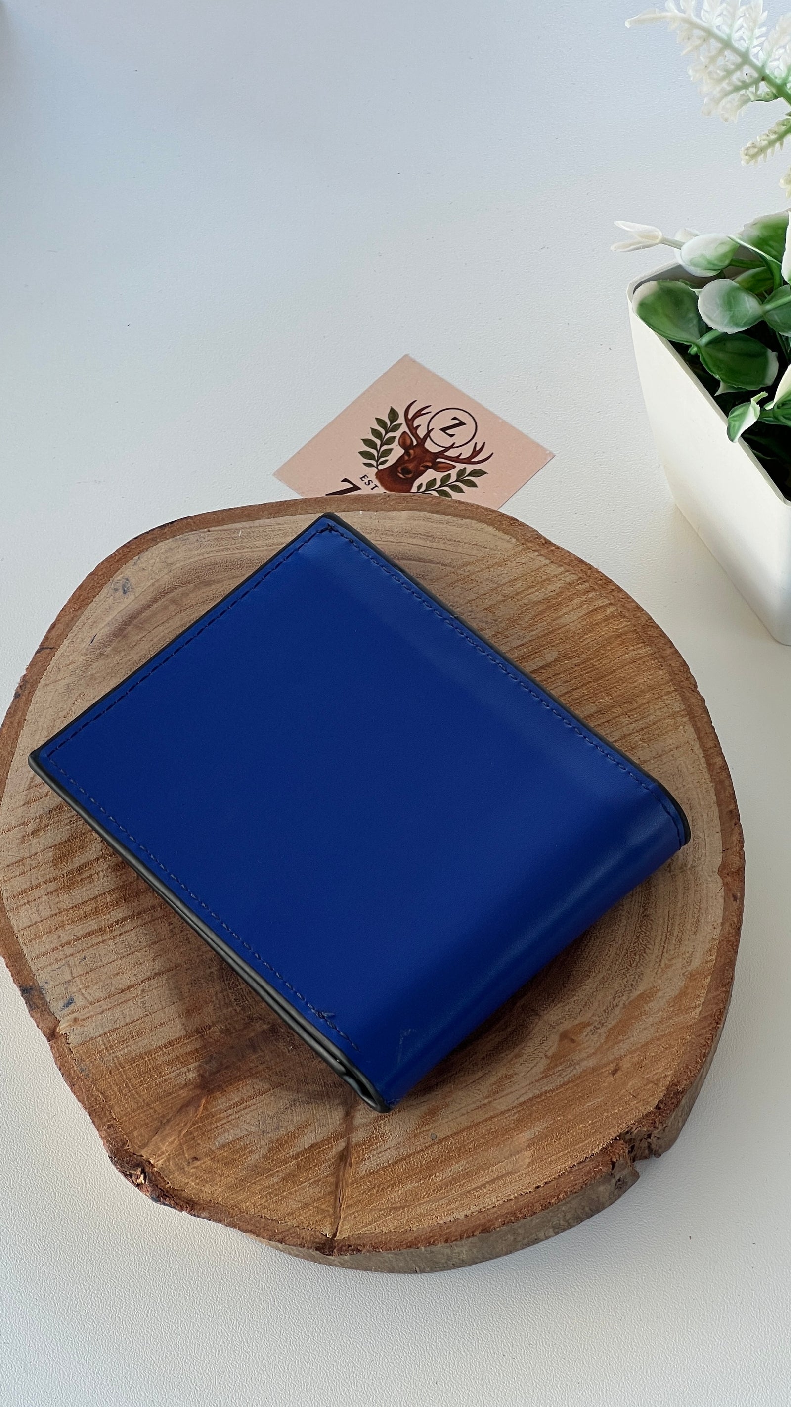 Tommy Hilfiger Leather Bifold Wallet – Premium Gift Packaging Included