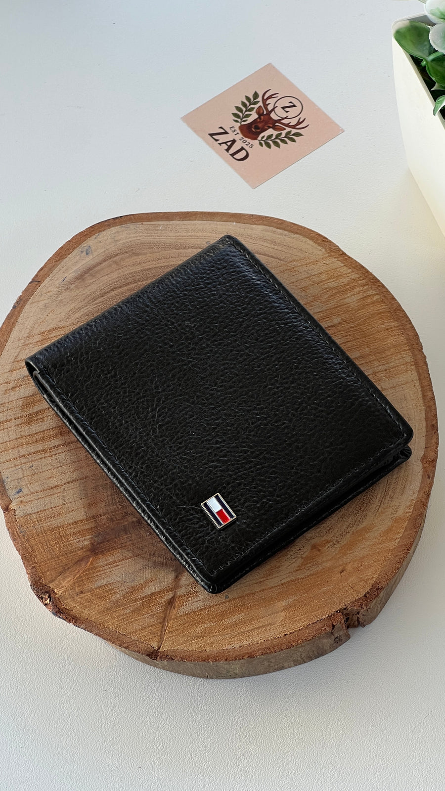 Tommy Hilfiger Leather Bifold Wallet – Premium Gift Packaging Included