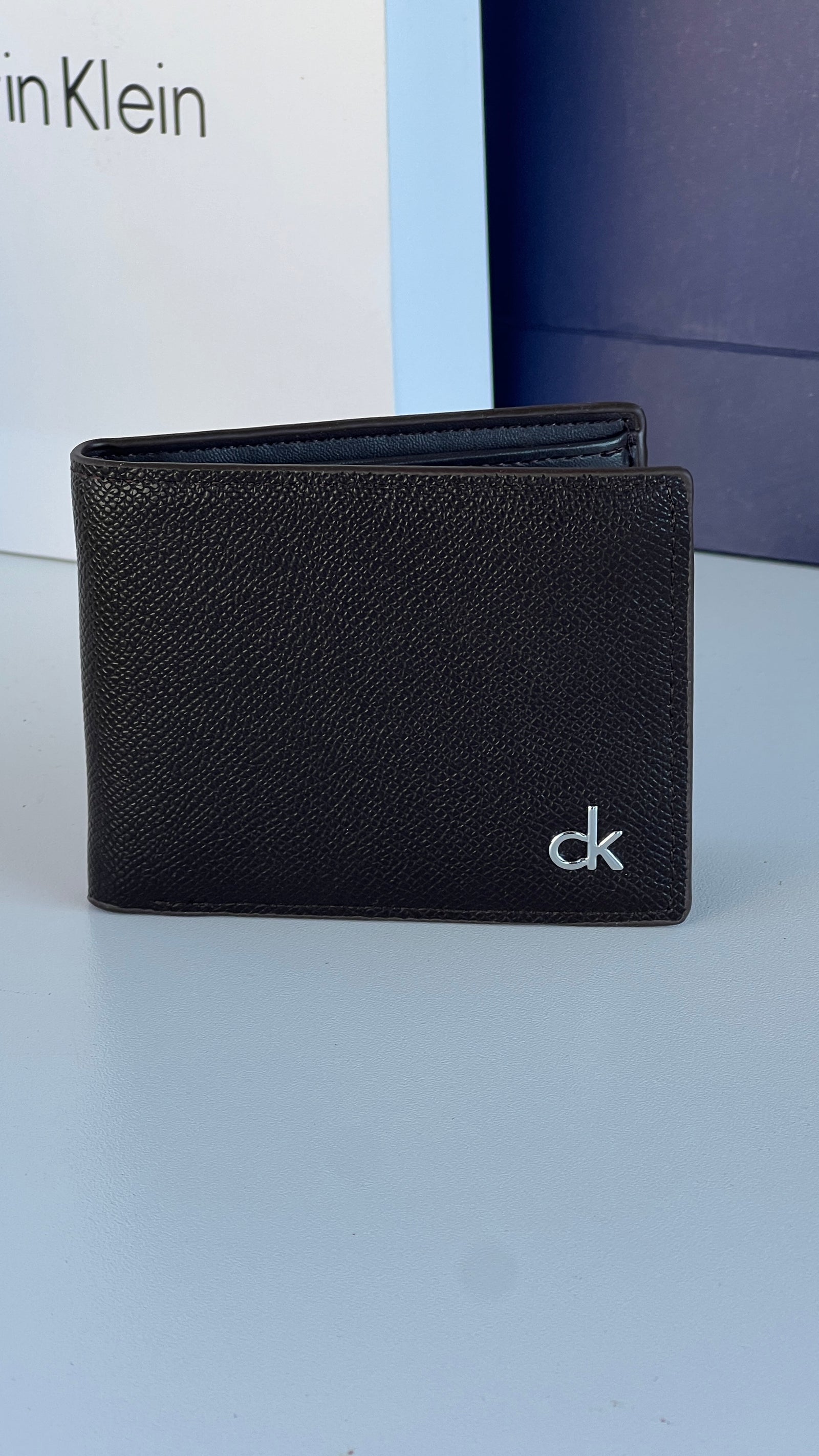 Calvin Klein Leather bifold Wallet – Premium Gift Packaging Included