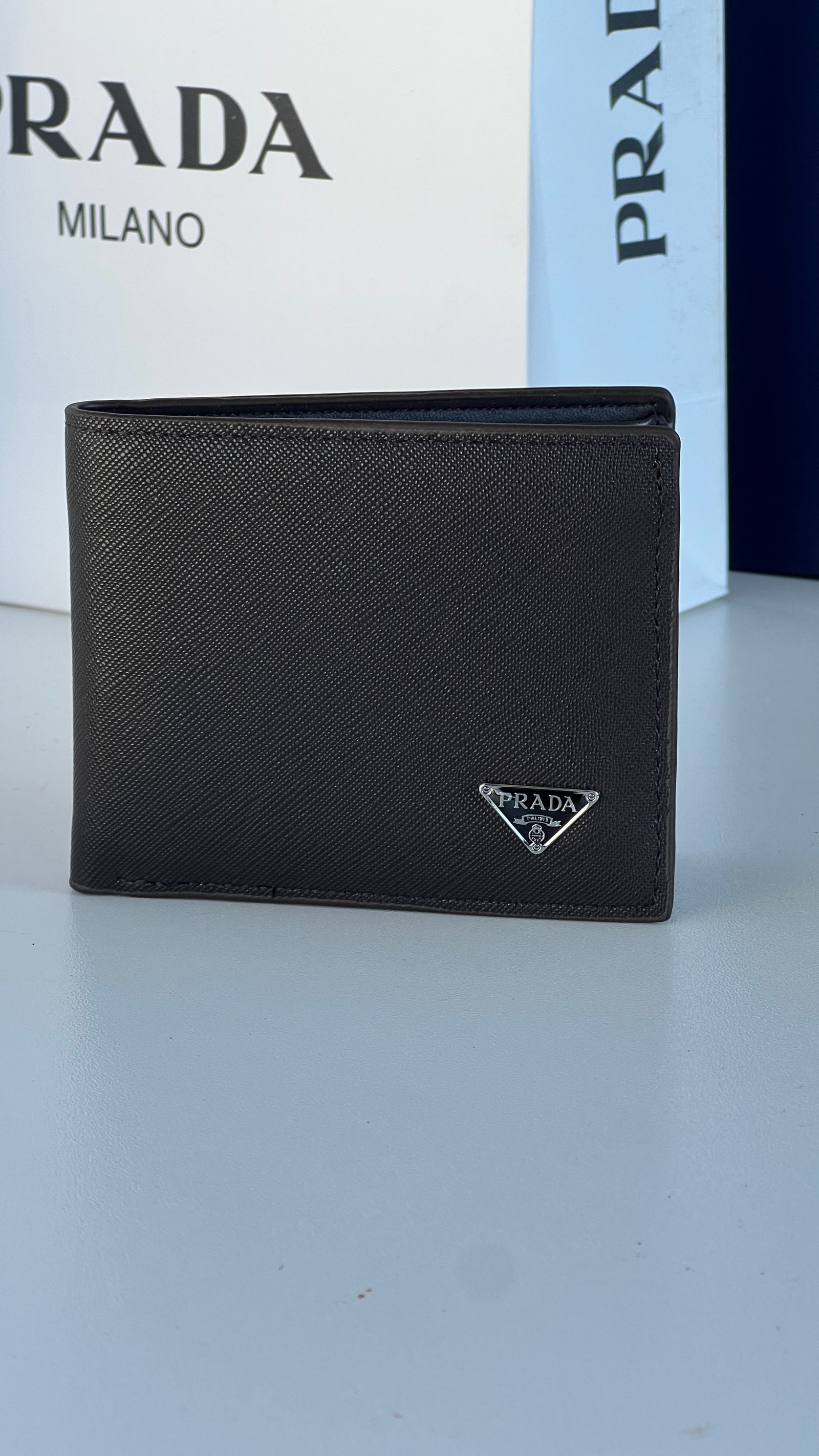 Prada Leather bifold Wallet – Premium Gift Packaging Included