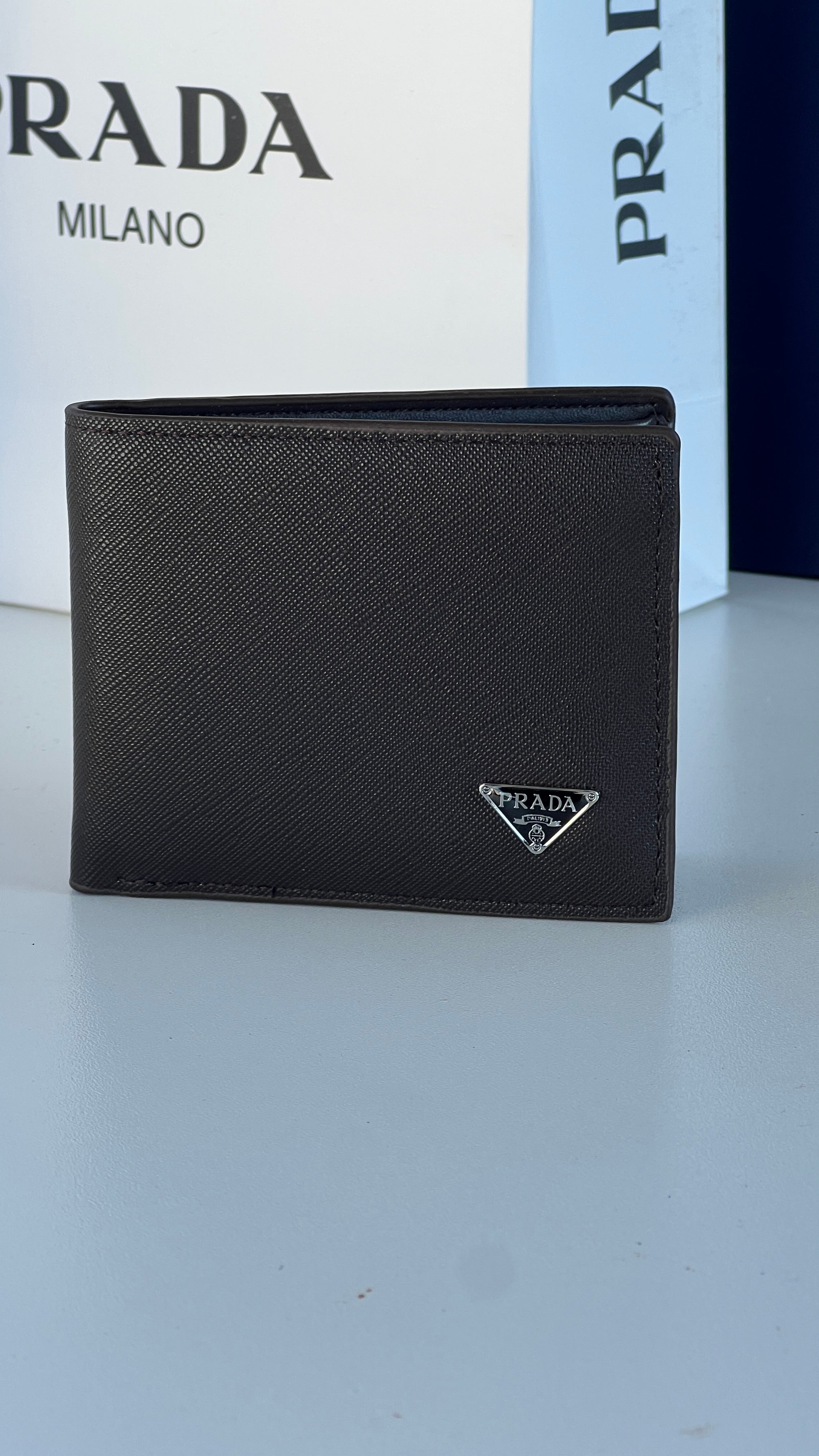 Prada Leather bifold Wallet – Premium Gift Packaging Included