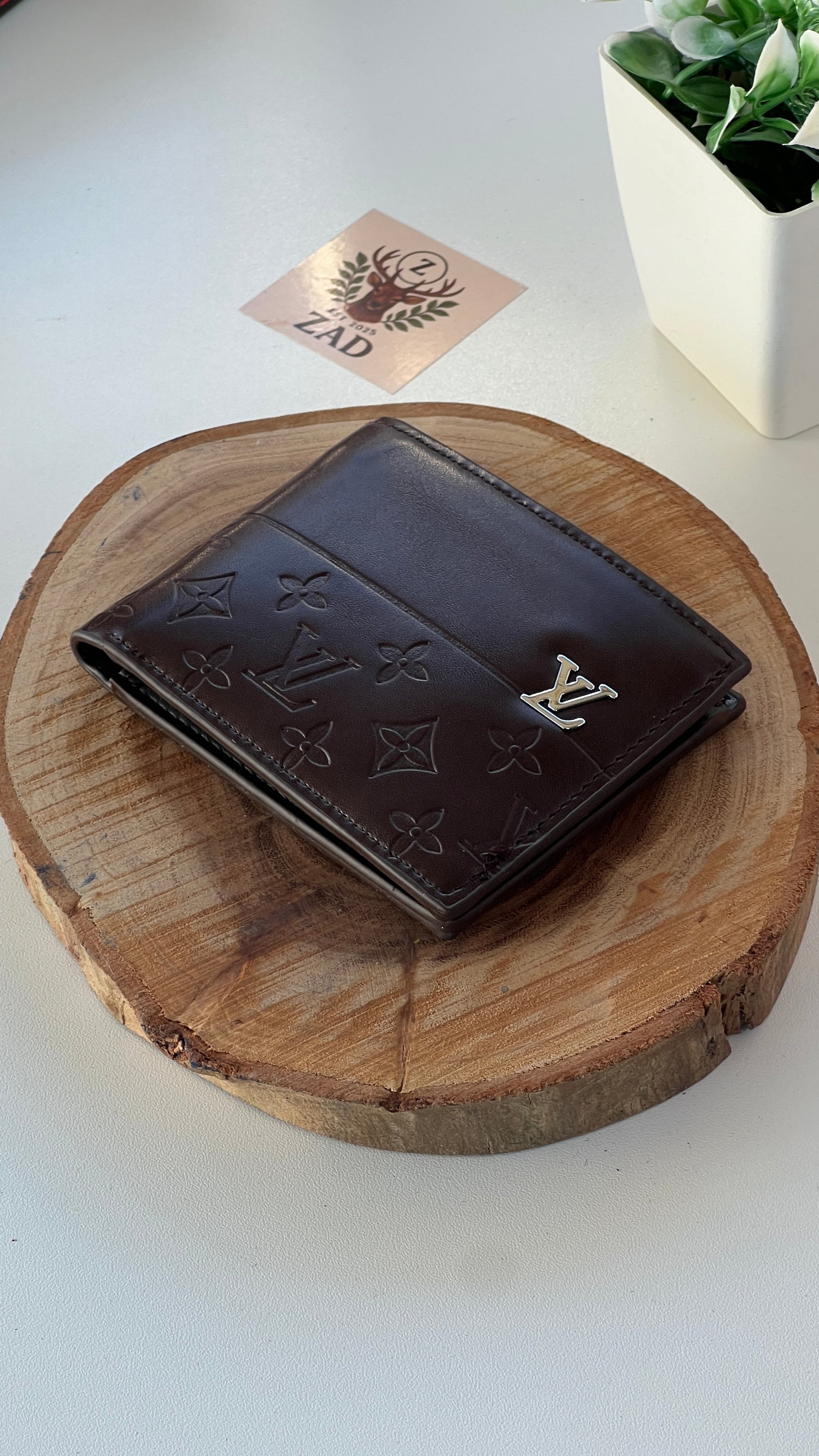 LV Leather bifold Wallet – Premium Gift Packaging Included