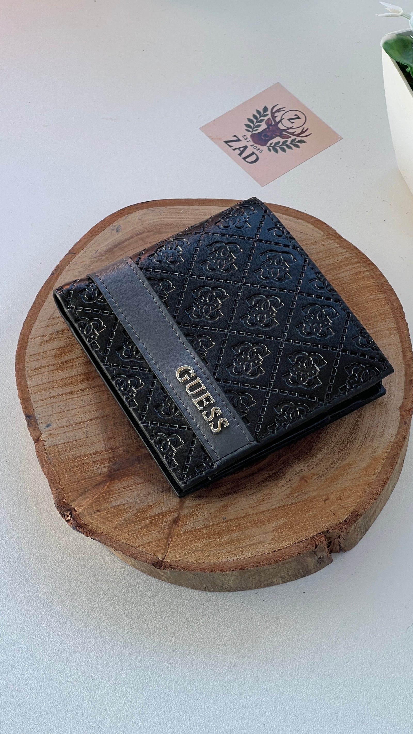 GUESS Leather bifold Wallet – Premium Gift Packaging Included