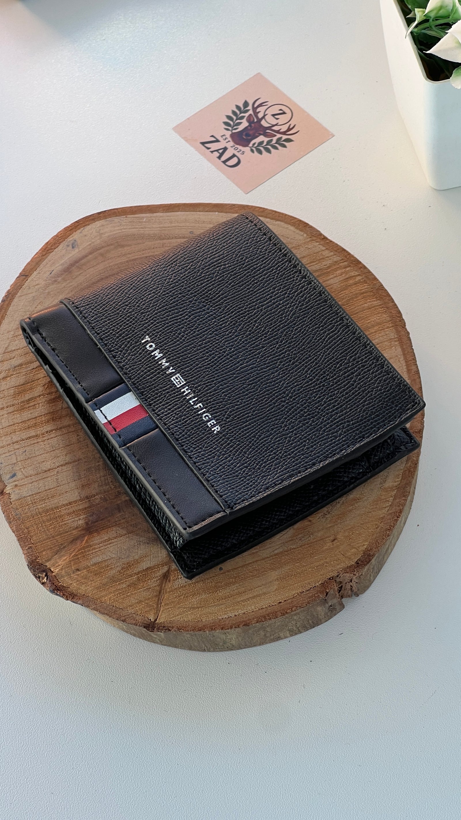 Tommy Hilfiger Leather bifold Wallet – Premium Gift Packaging Included