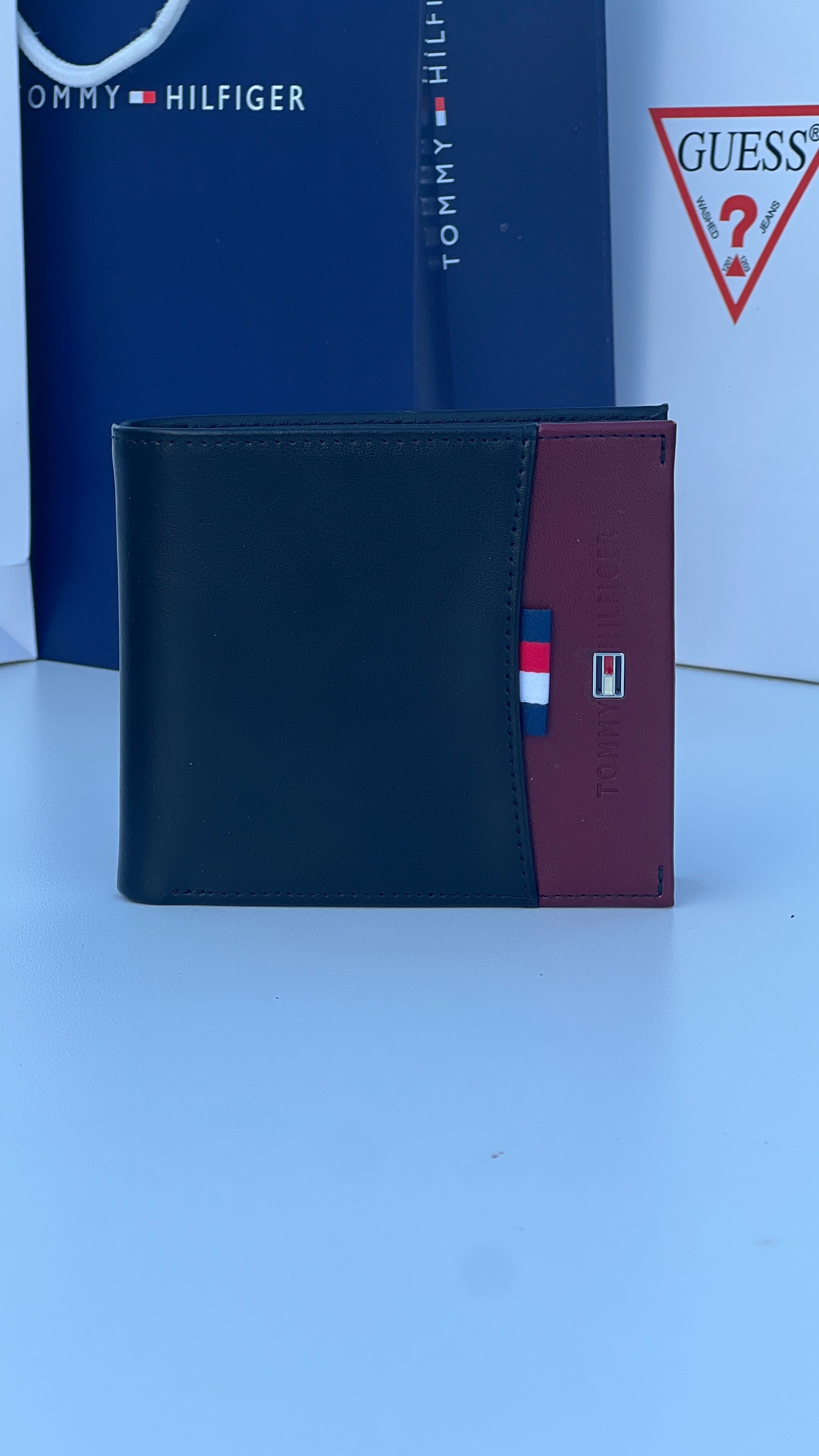 Tommy Hilfiger Leather bifold Wallet – Premium Gift Packaging Included