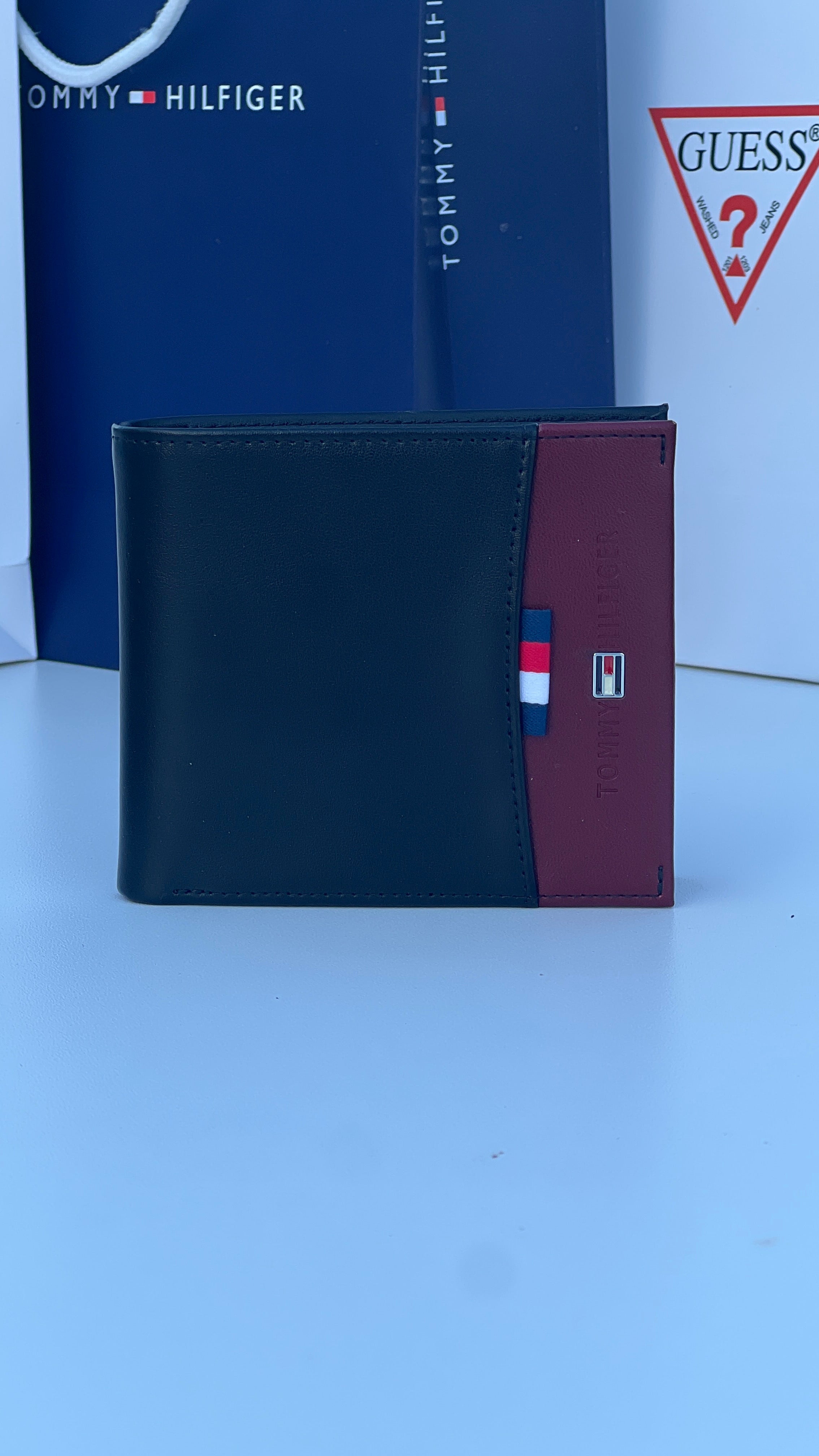 Tommy Hilfiger Leather bifold Wallet – Premium Gift Packaging Included