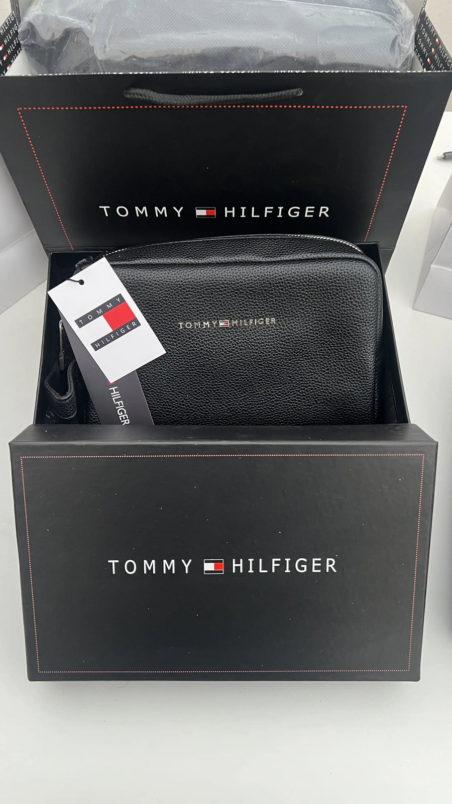 Tommy Hilfiger Leather Handbag – Premium Handbag with Gift Packaging