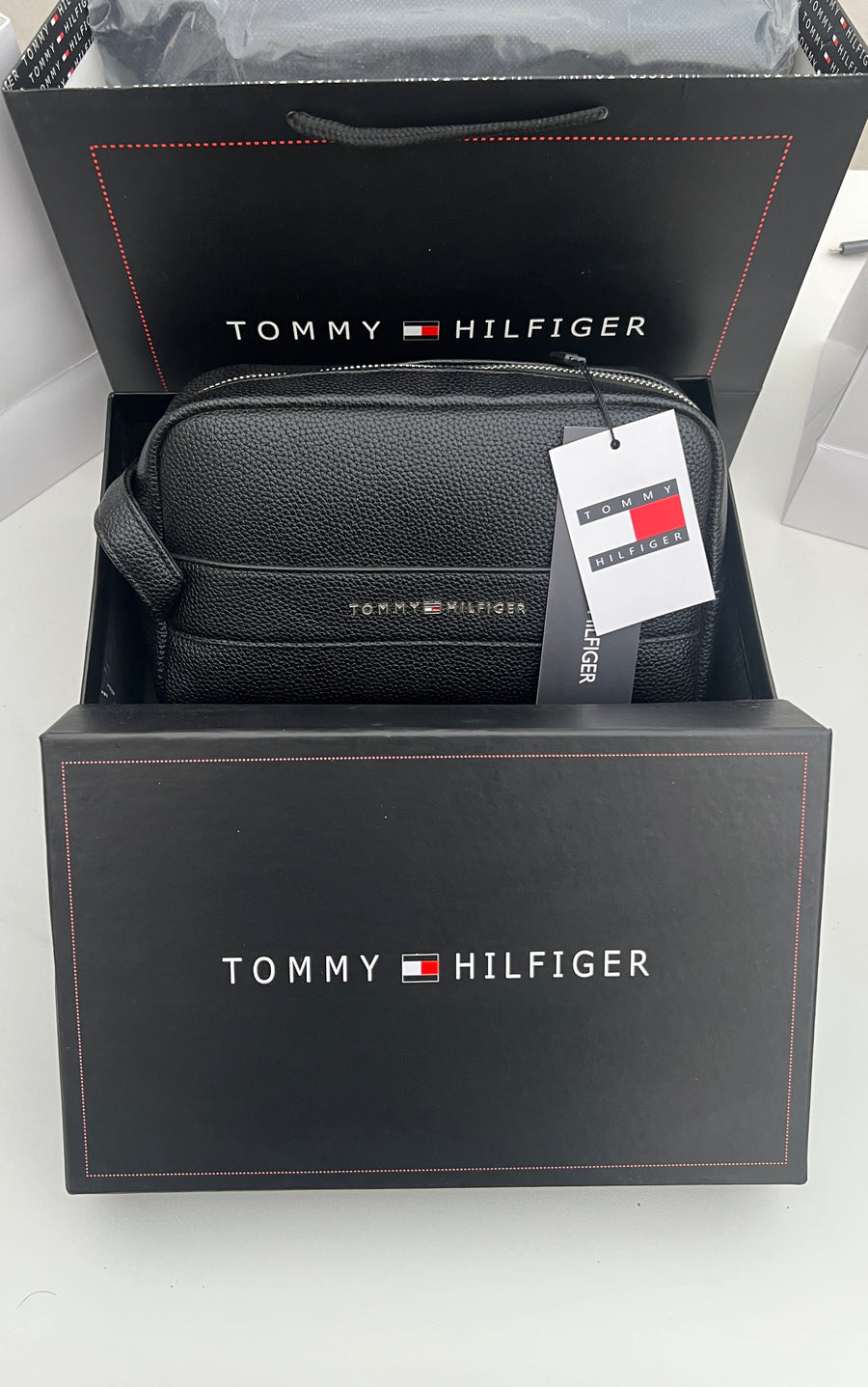 Tommy Hilfiger Leather Handbag – Premium Handbag with Gift Packaging