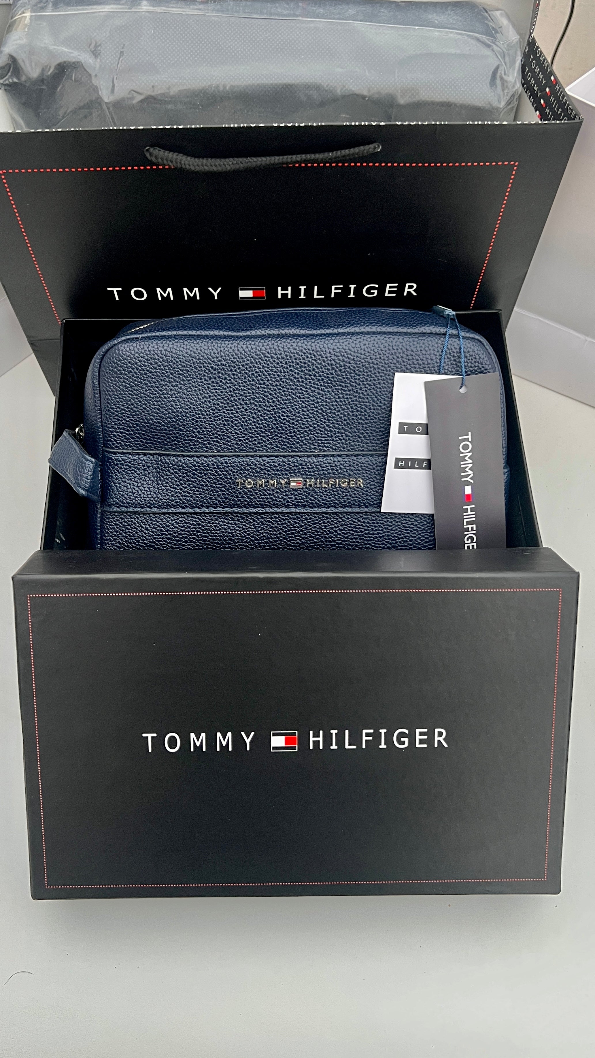 Tommy Hilfiger Leather Handbag – Premium Handbag with Gift Packaging