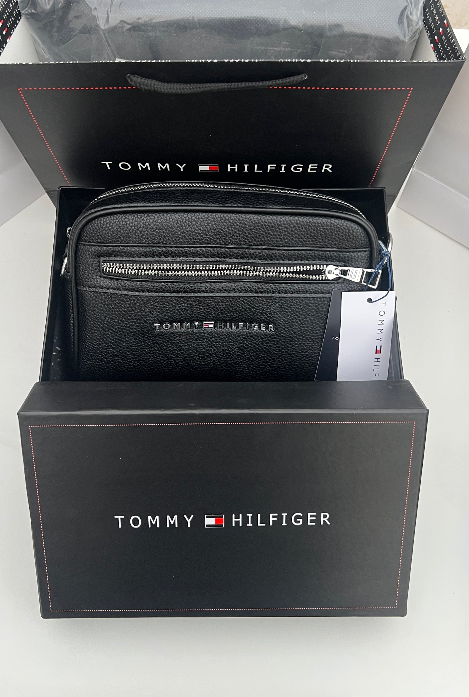Tommy Hilfiger Leather Handbag – Premium Handbag with Gift Packaging