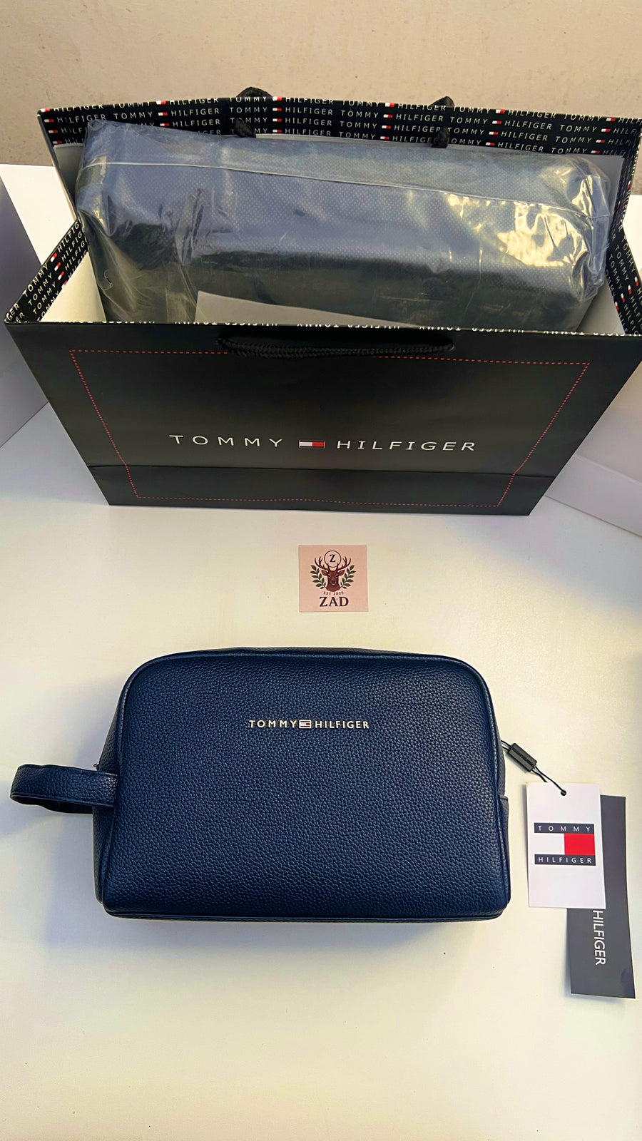 Tommy Hilfiger Leather Handbag – Premium Handbag with Gift Packaging