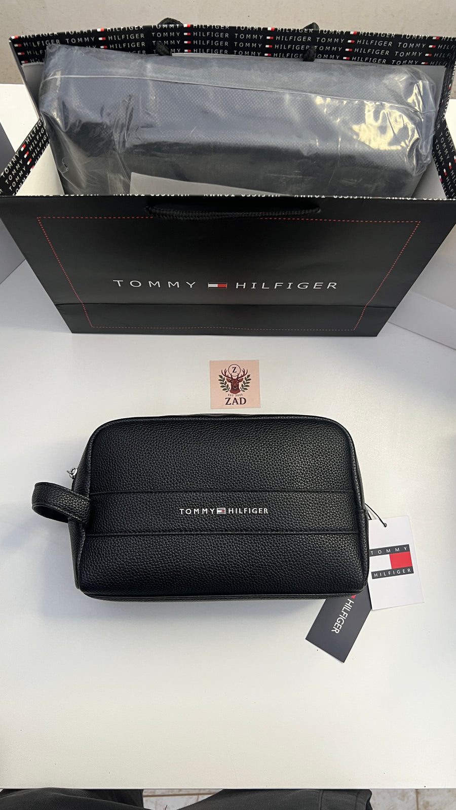 Tommy Hilfiger Leather Handbag – Premium Handbag with Gift Packaging