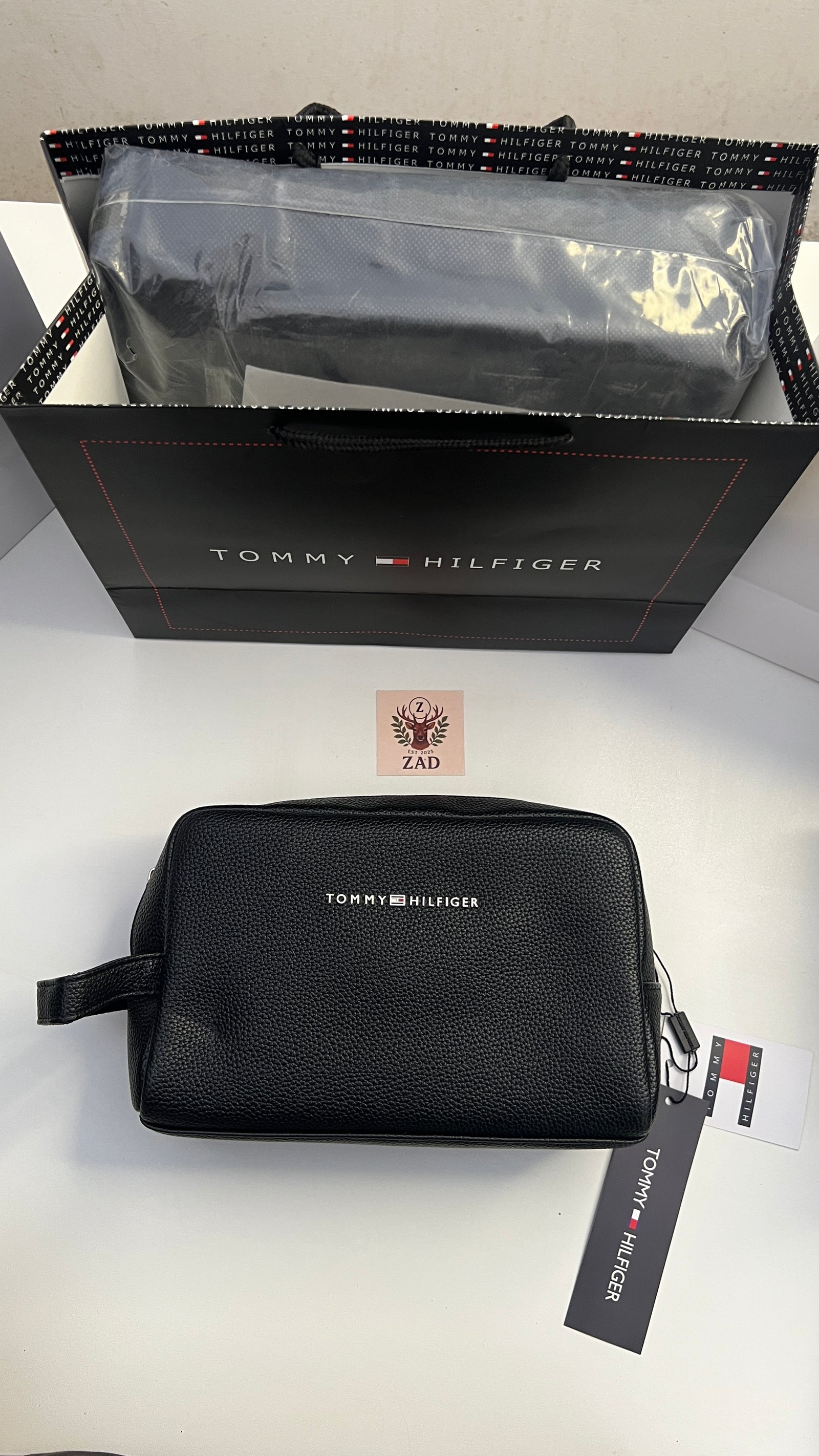 Tommy Hilfiger Leather Handbag – Premium Handbag with Gift Packaging
