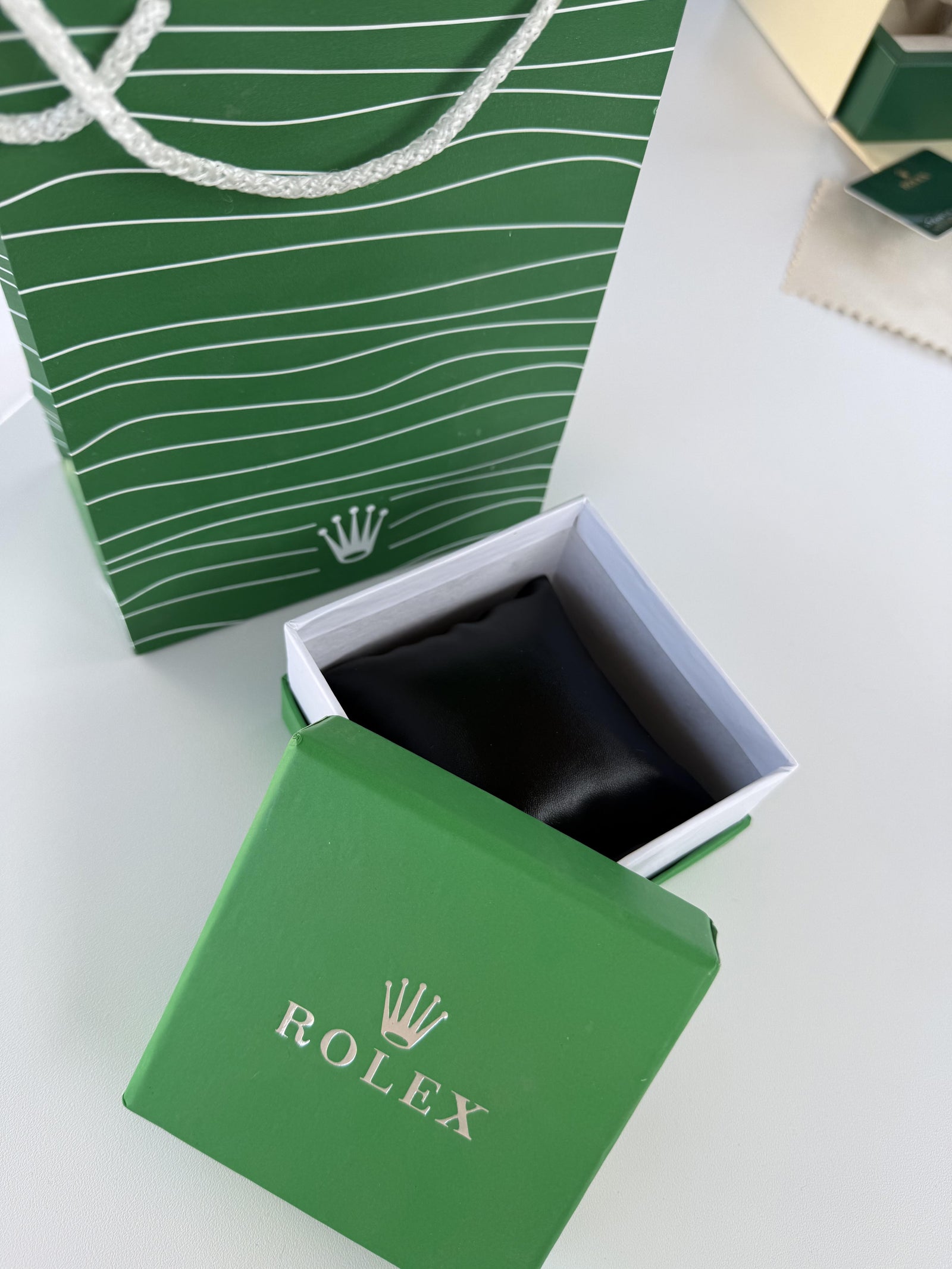 Rolex Oyster Perpetual metal Watch – with Standard Gift Box Packaging