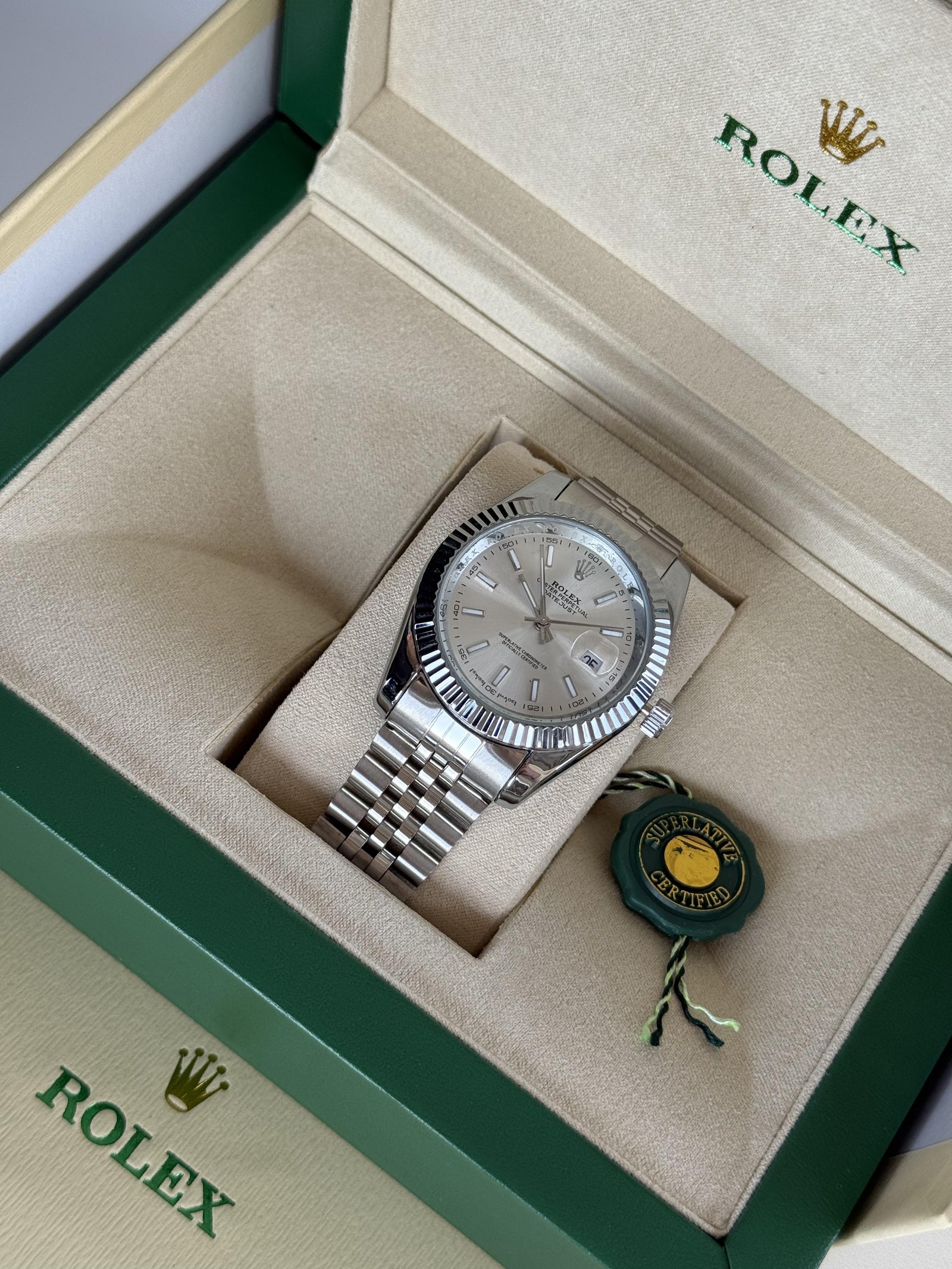 Rolex Datejust Metal Watch – Day Date Display with Standard Gift Box Packaging