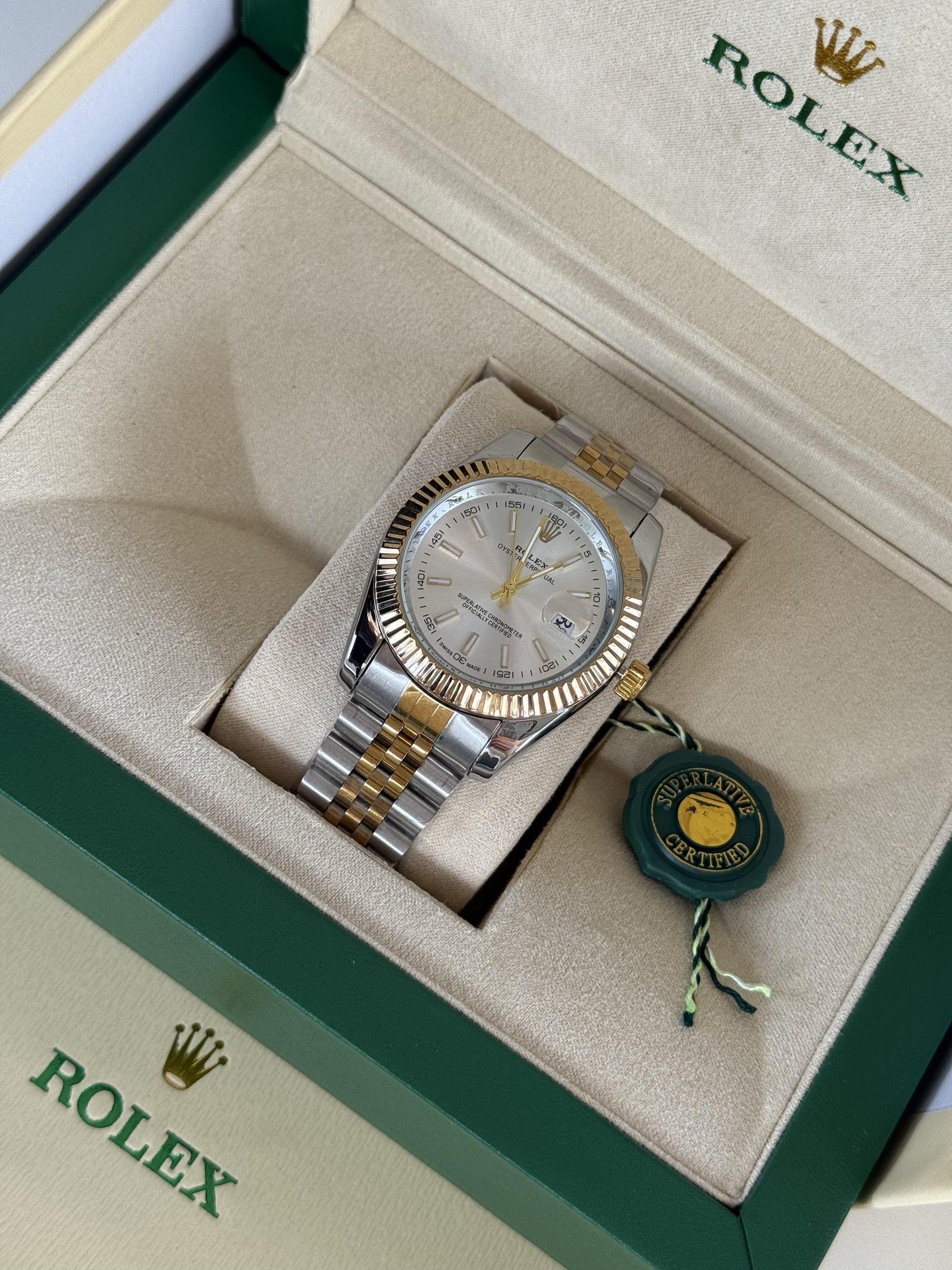 Rolex Datejust Metal Watch – Day Date Display with Standard Gift Box Packaging