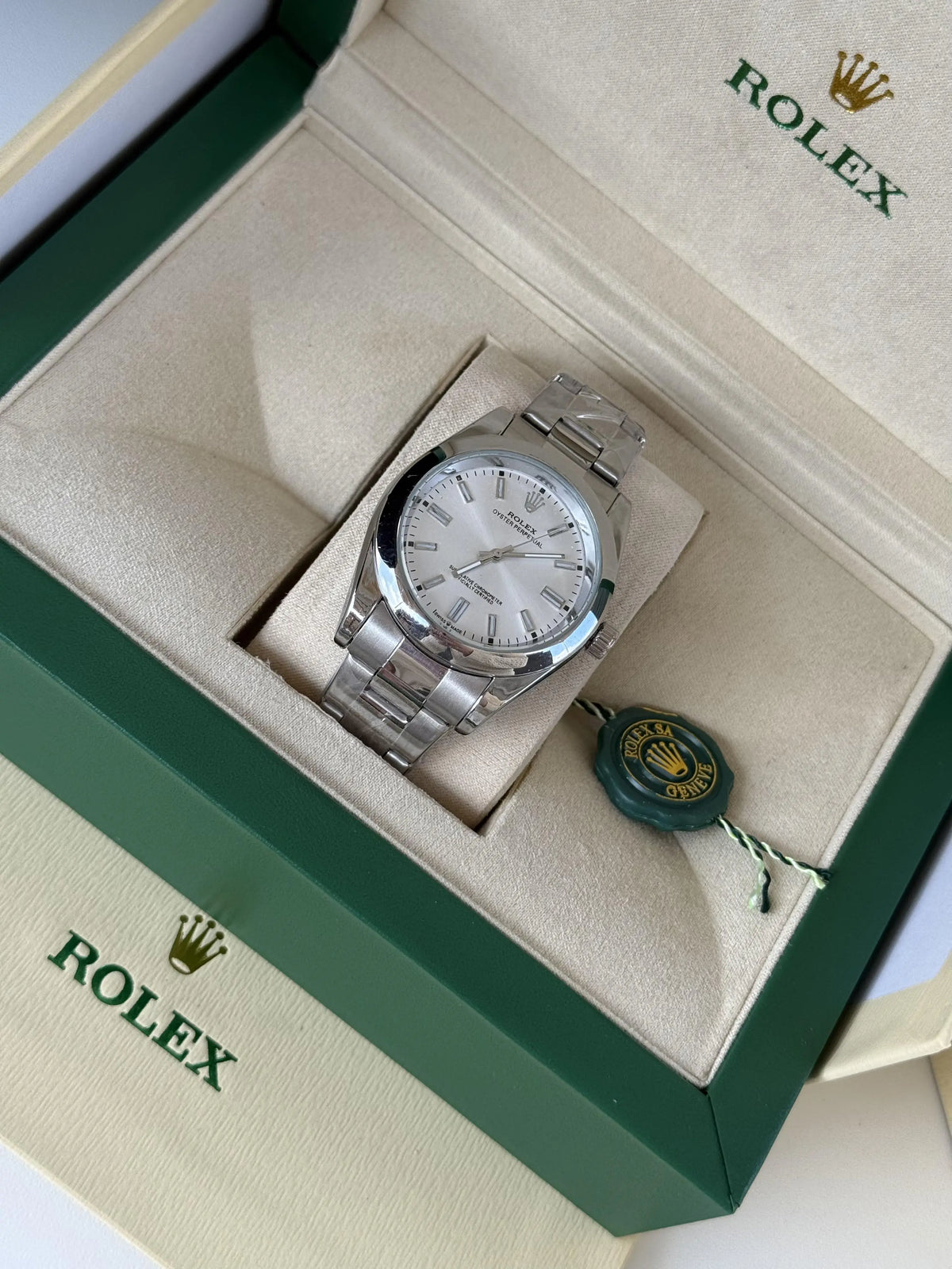 Rolex Oyster Perpetual metal Watch – with Standard Gift Box Packaging