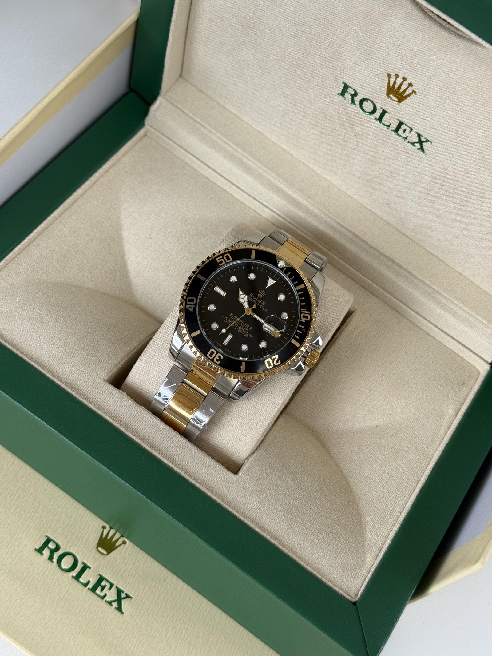 Rolex Submariner Metal Watch – with Standard Gift Box Packaging