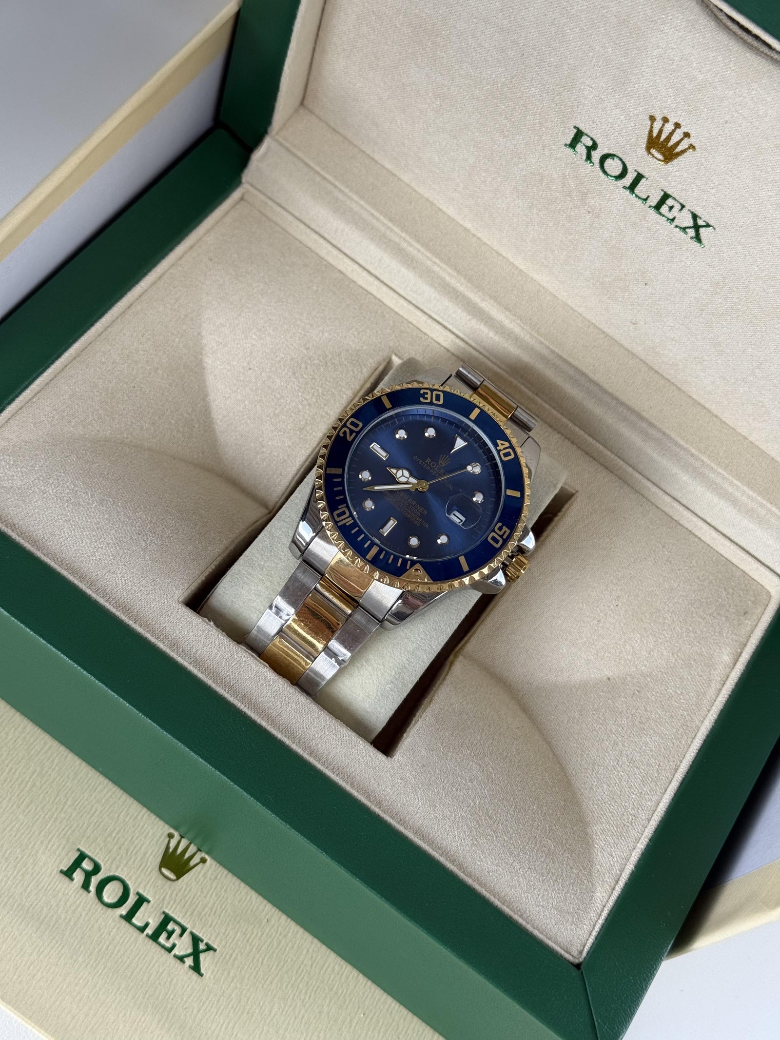 Rolex Submariner Metal Watch – with Standard Gift Box Packaging