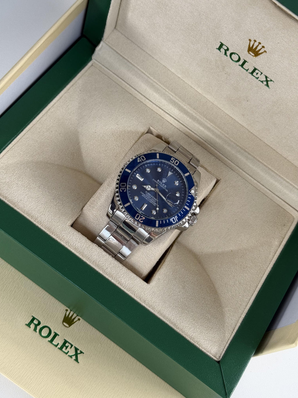 Rolex Submariner Metal Watch – with Standard Gift Box Packaging