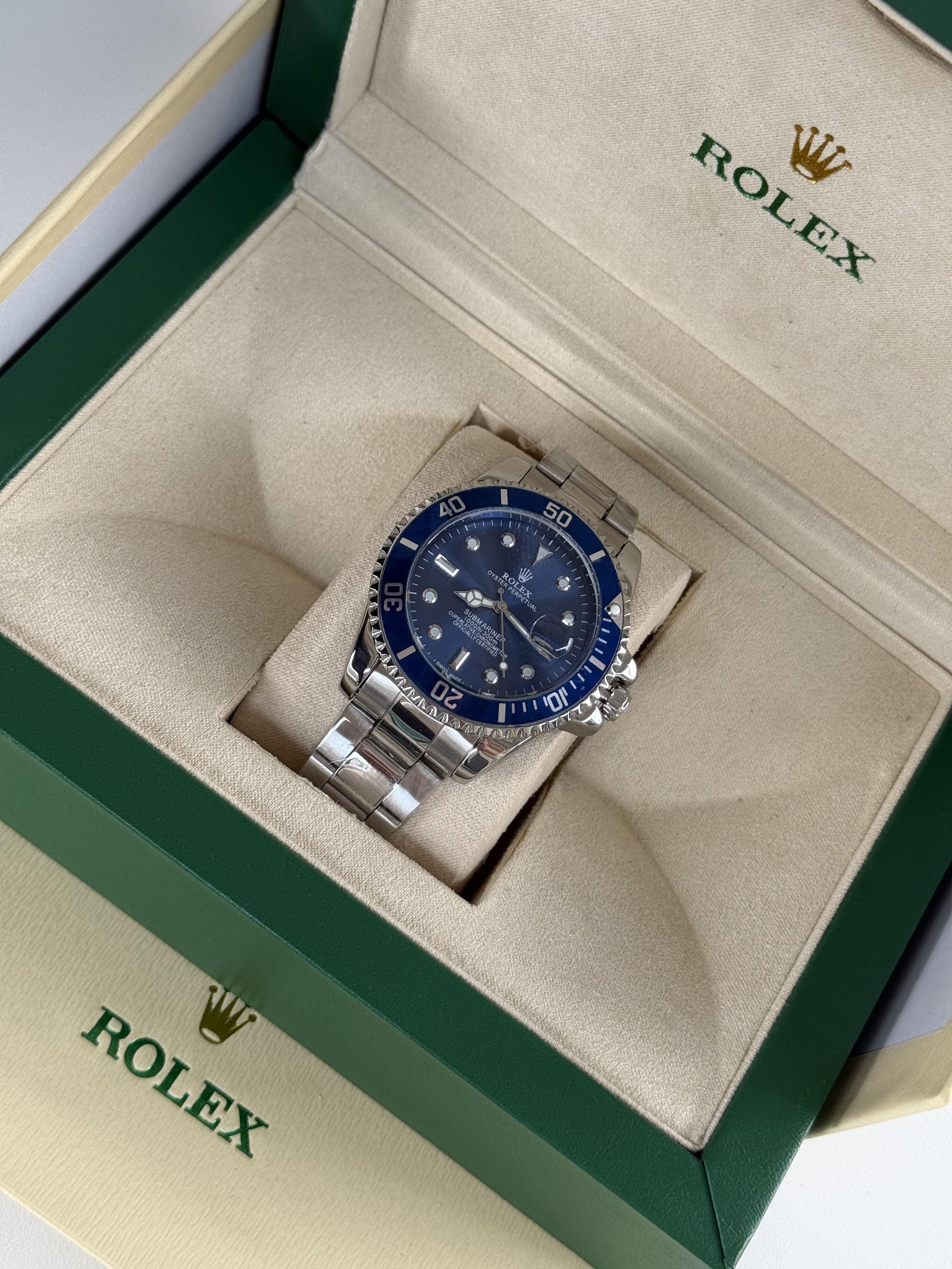Rolex Submariner Metal Watch – with Standard Gift Box Packaging