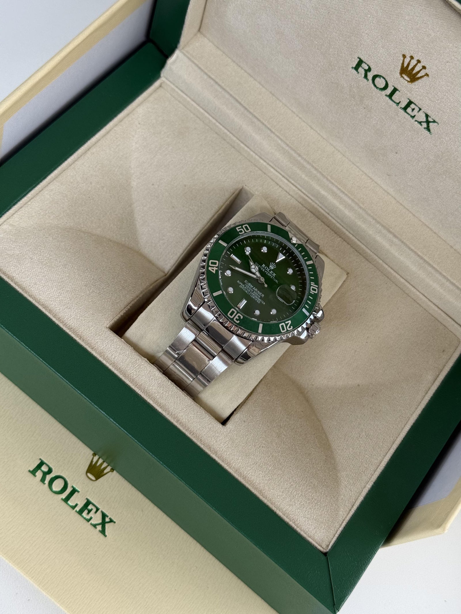 Rolex Submariner Metal Watch – with Standard Gift Box Packaging