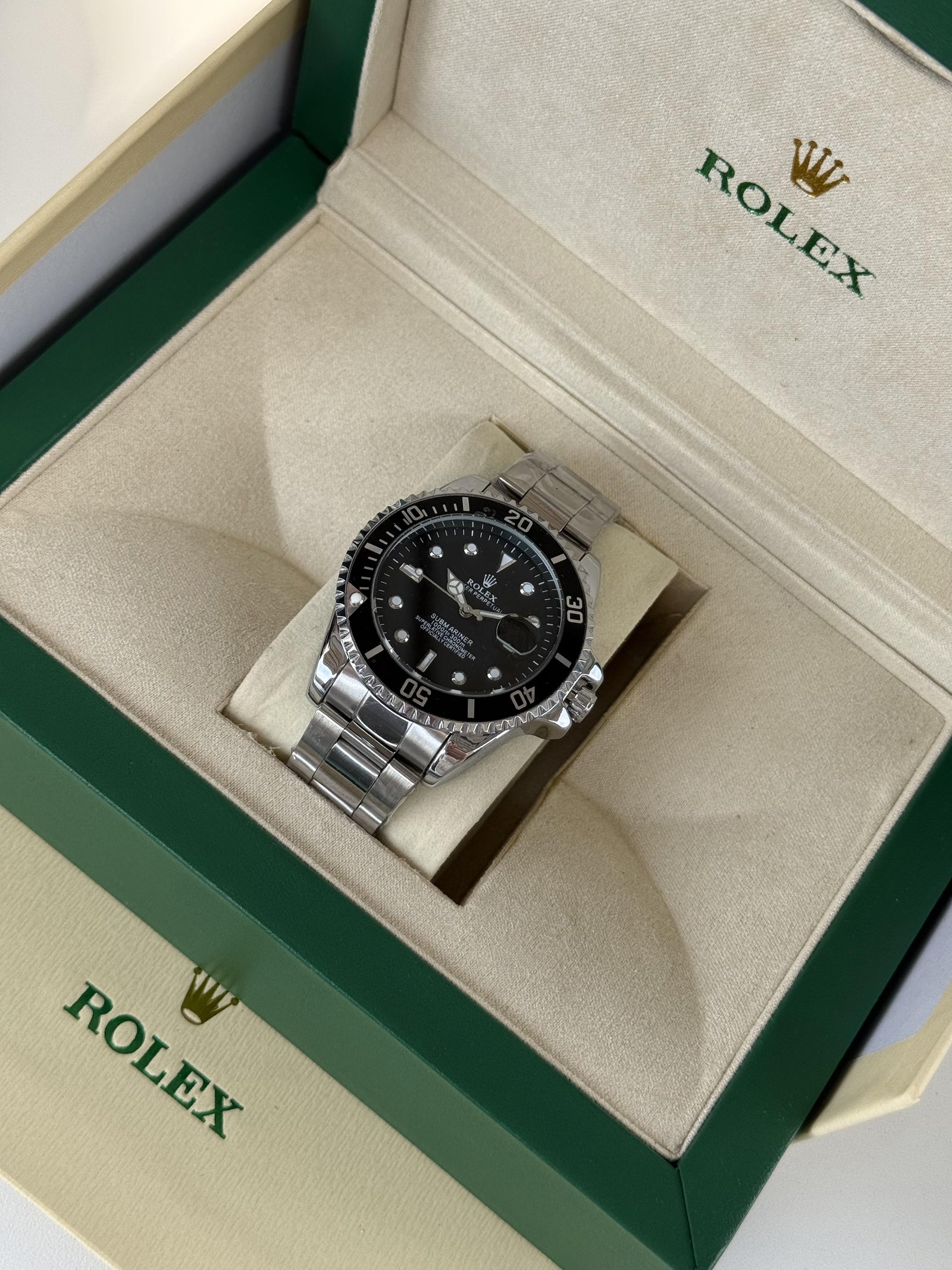 Rolex Submariner Metal Watch – with Standard Gift Box Packaging