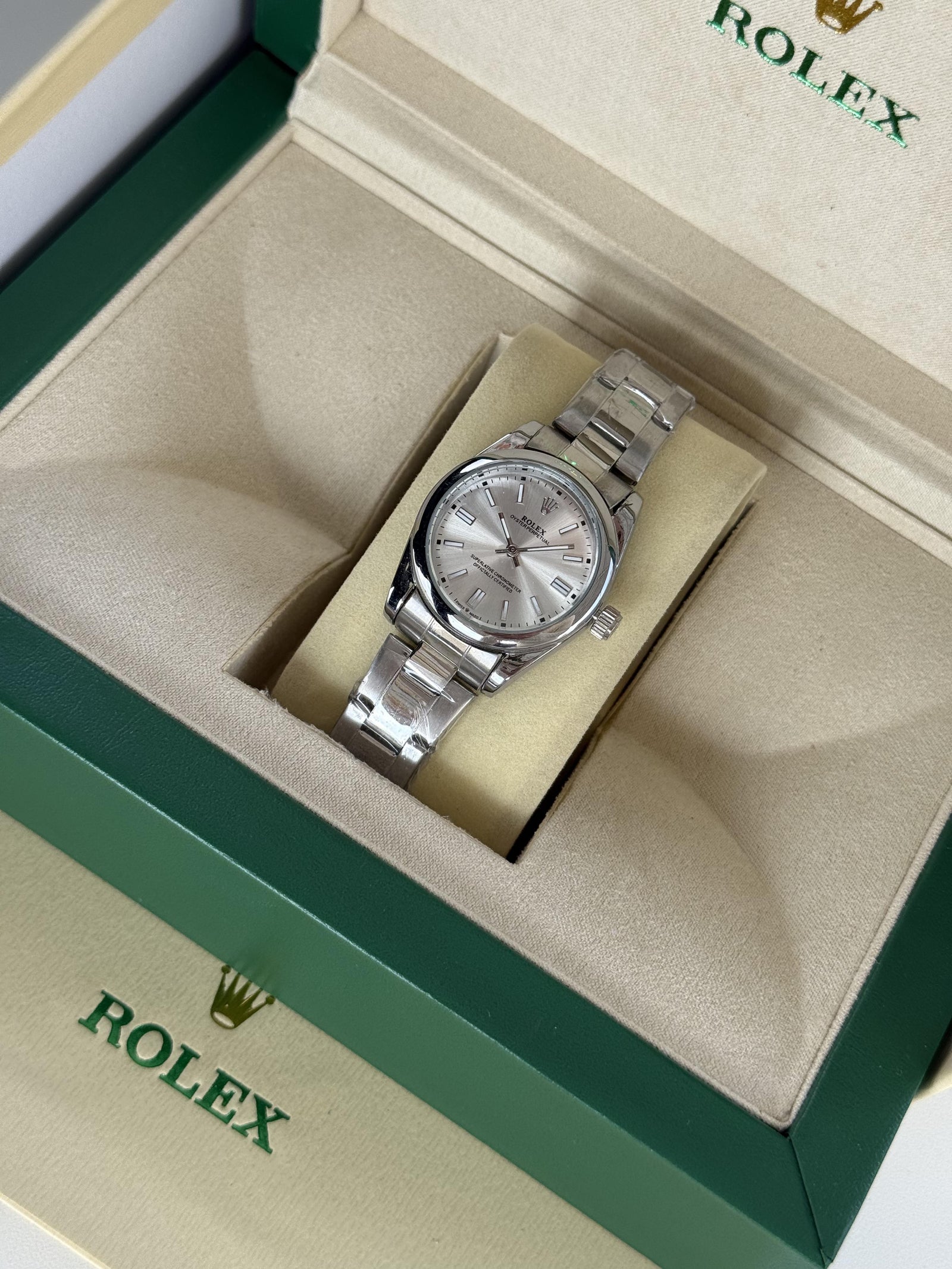 Rolex Oyster Perpetual metal Watch – with Standard Gift Box Packaging