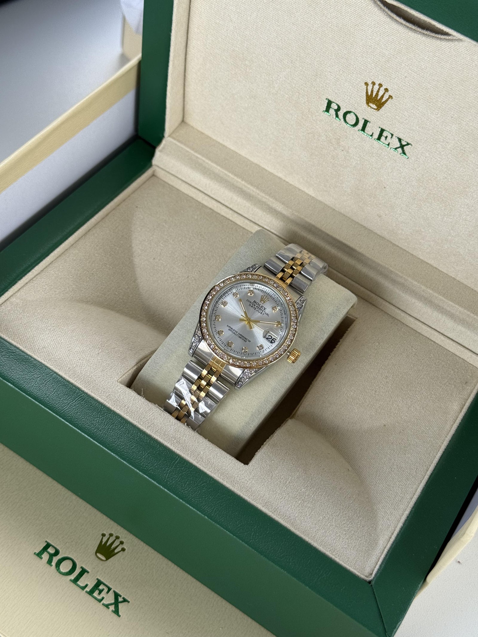 Rolex Oyster Perpetual metal Watch – with Standard Gift Box Packaging