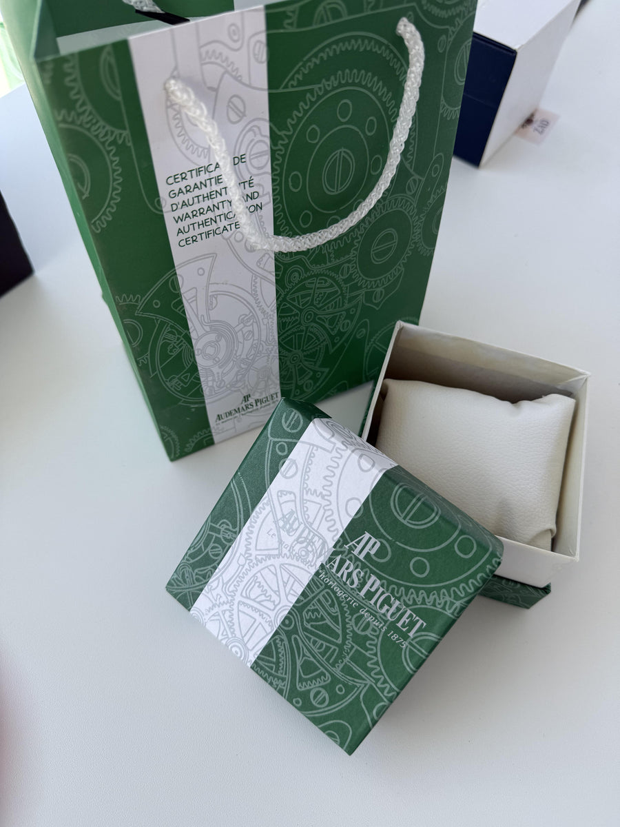 Audemars Piguet Royal Oak metal Watch – with Standard Gift Box Packaging