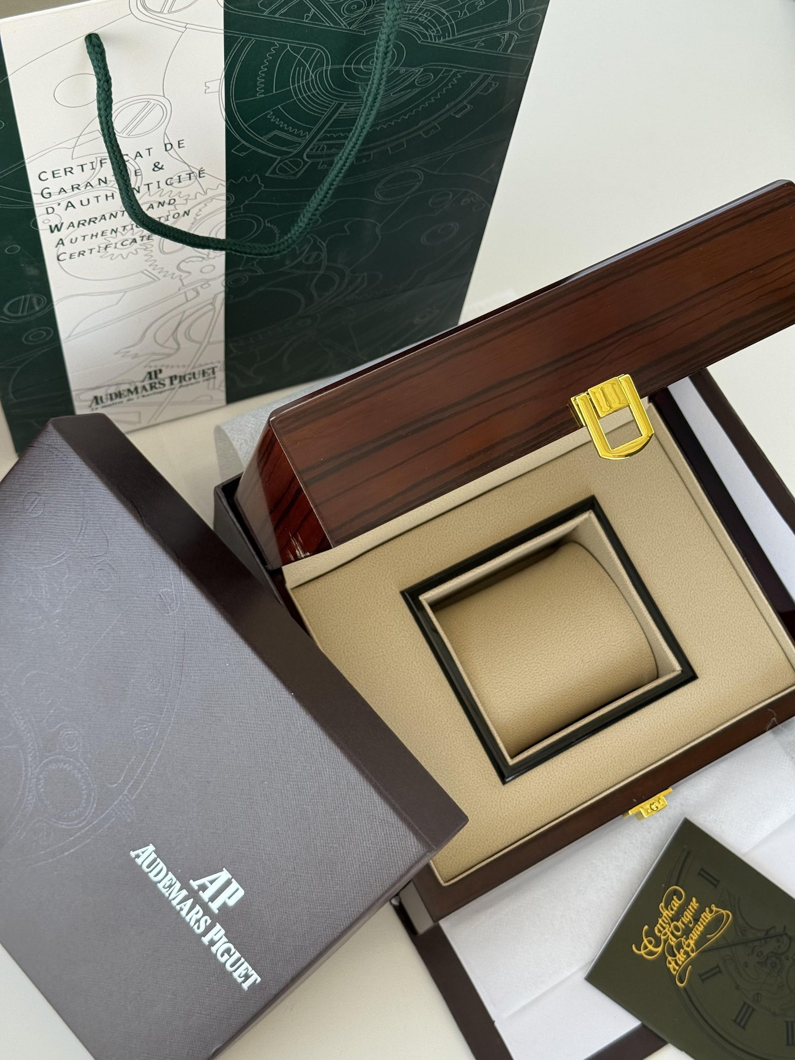Audemars Piguet Watch Packaging Set – Premium Box with Catalogs & Shopping Bag