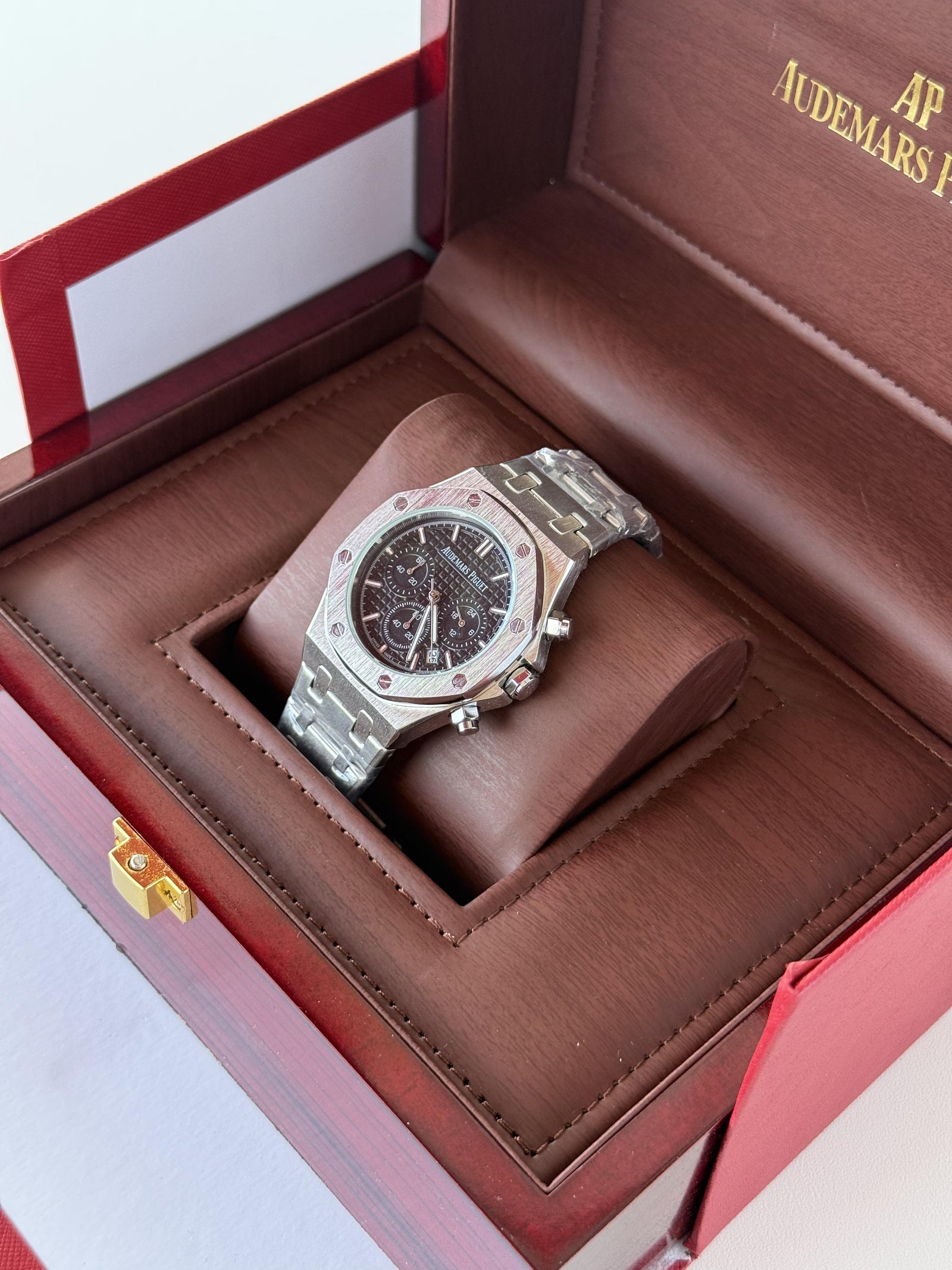 Audemars Piguet Royal Oak metal Watch – with Standard Gift Box Packaging