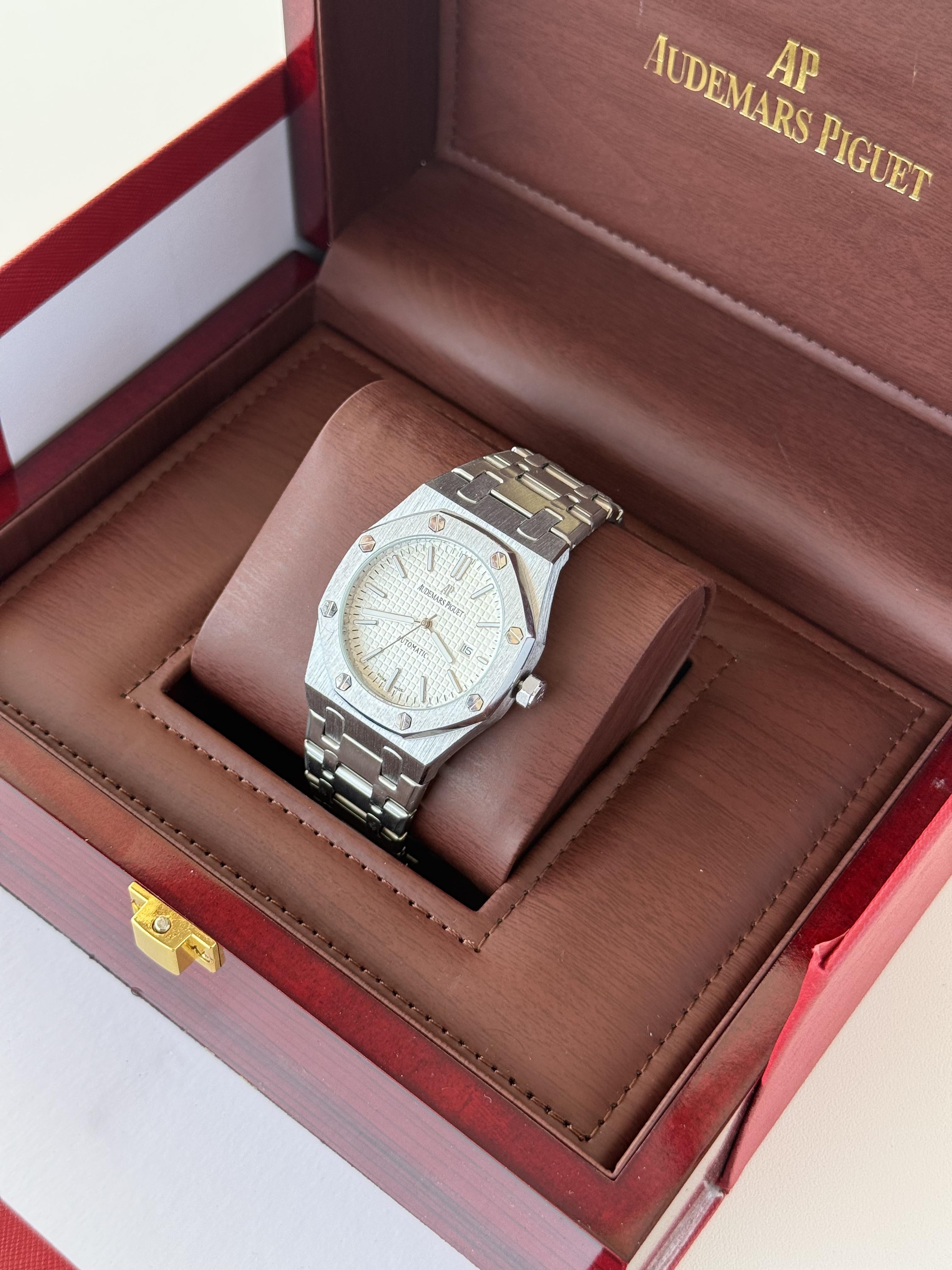 Audemars Piguet Royal Oak metal Watch – with Premium Packaging