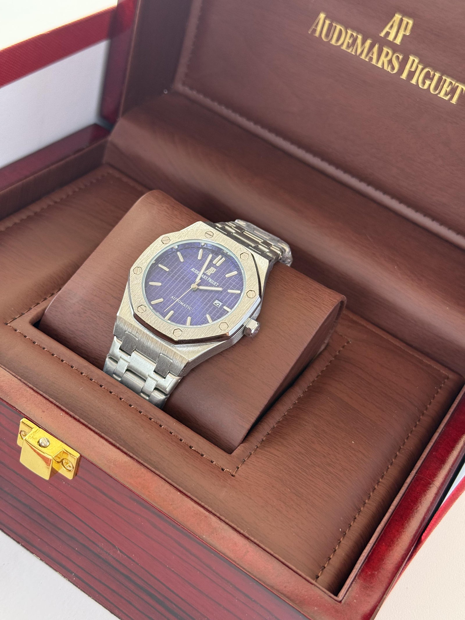 Audemars Piguet Royal Oak metal Watch – with Standard Gift Box Packaging