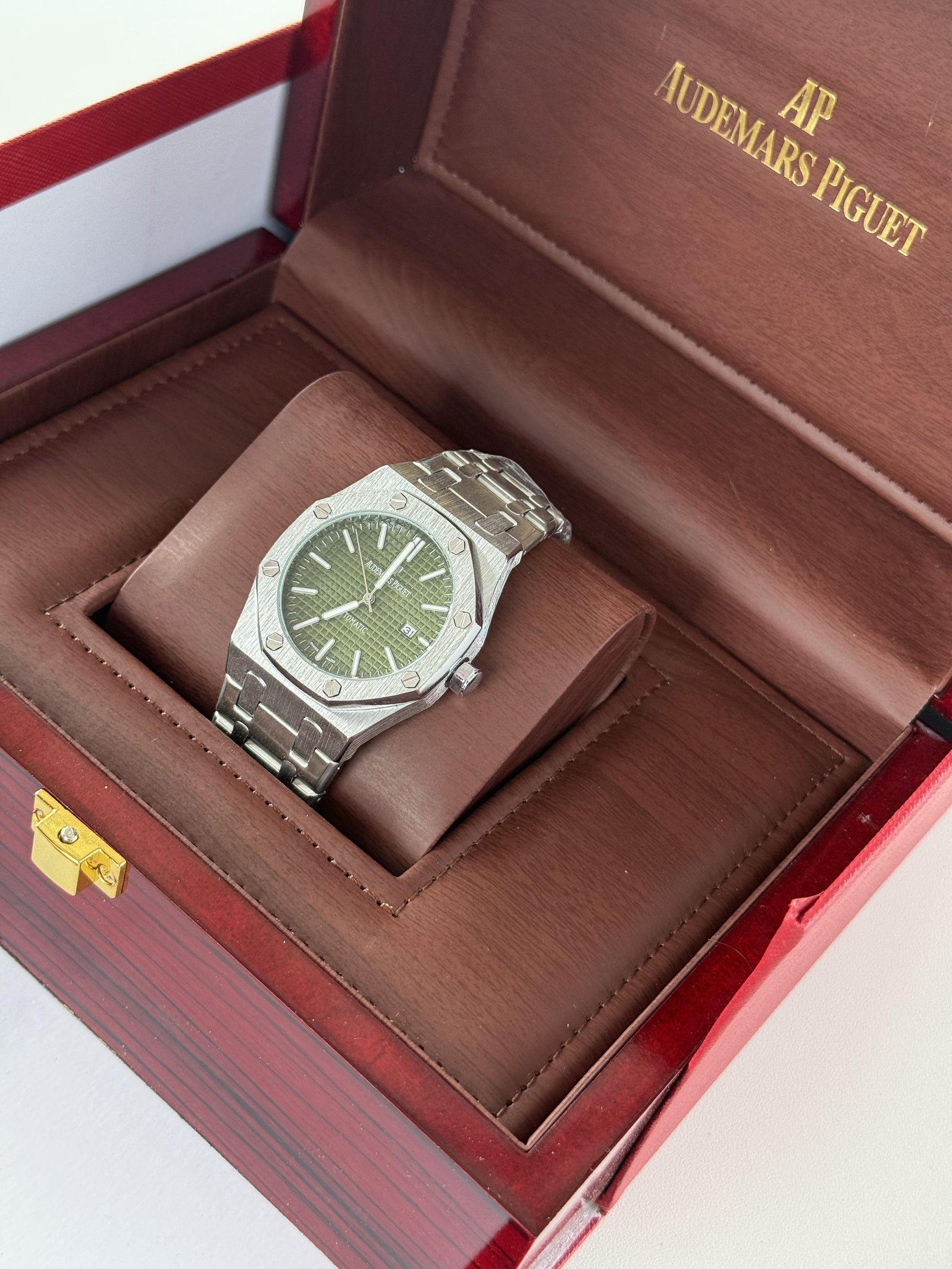 Audemars Piguet Royal Oak metal Watch – with Standard Gift Box Packaging