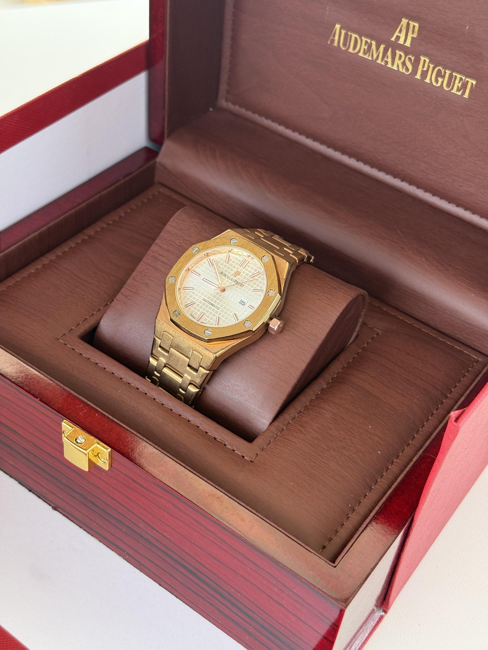 Audemars Piguet Royal Oak metal Watch – with Standard Gift Box Packaging