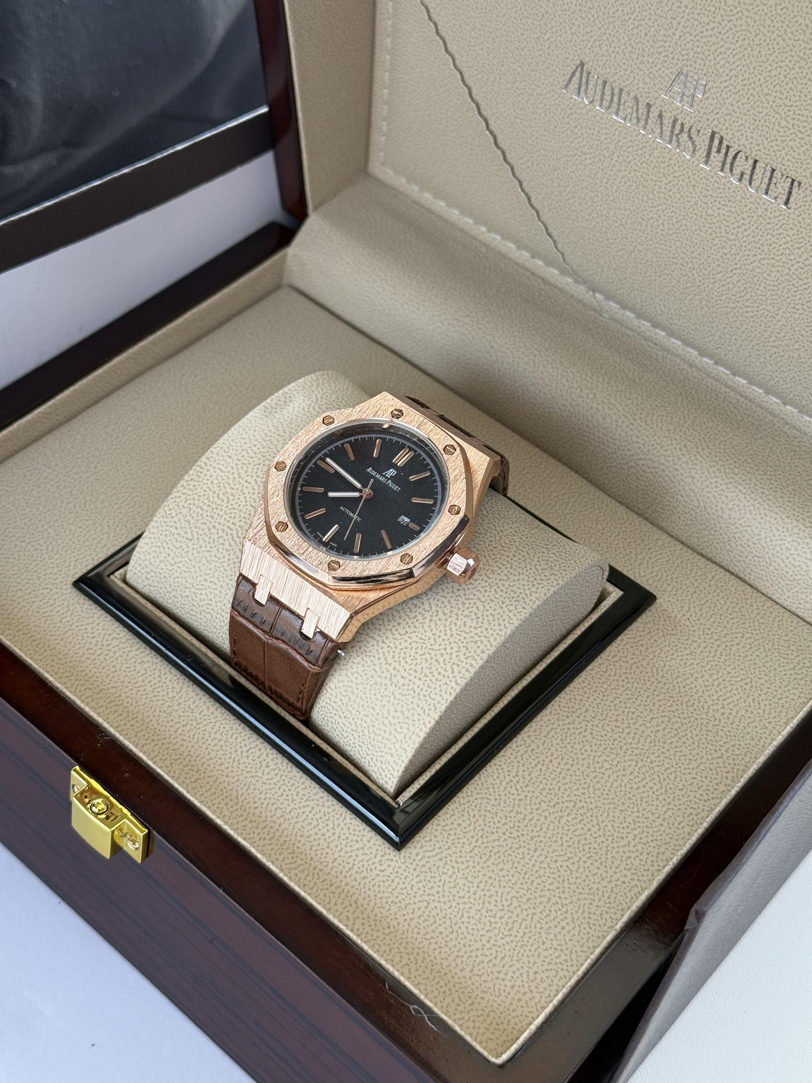 Audemars Piguet Royal Oak leather Watch – with Standard Gift Box Packaging
