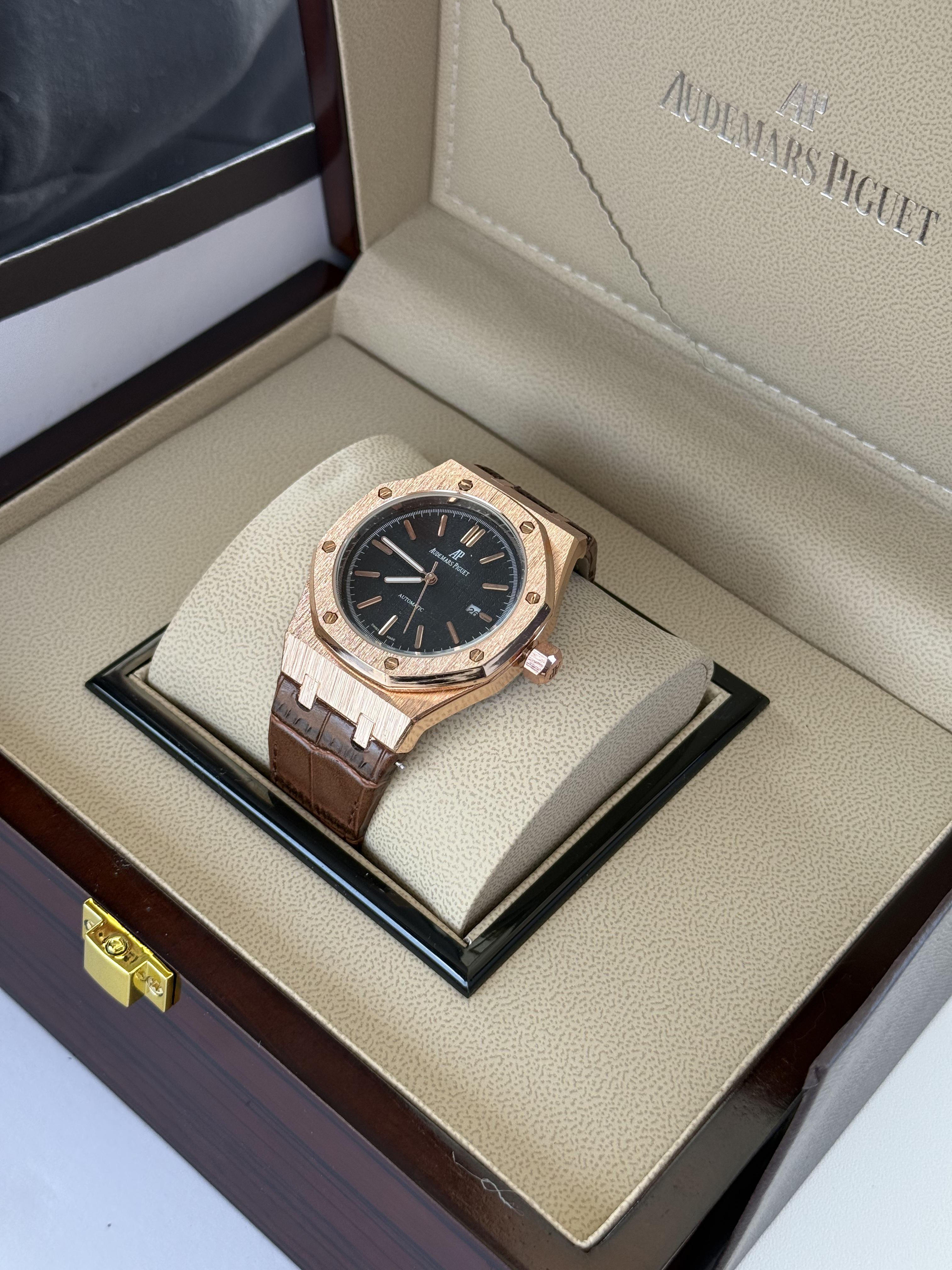 Audemars Piguet Royal Oak leather Watch – with Premium Packaging